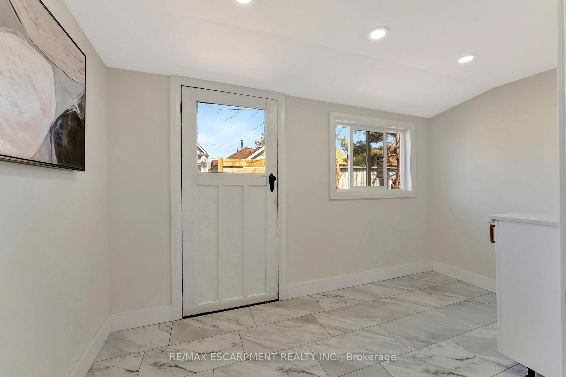 Photo 16 of 24 Carlisle Street, Hamilton, Crown Point — HOMEH