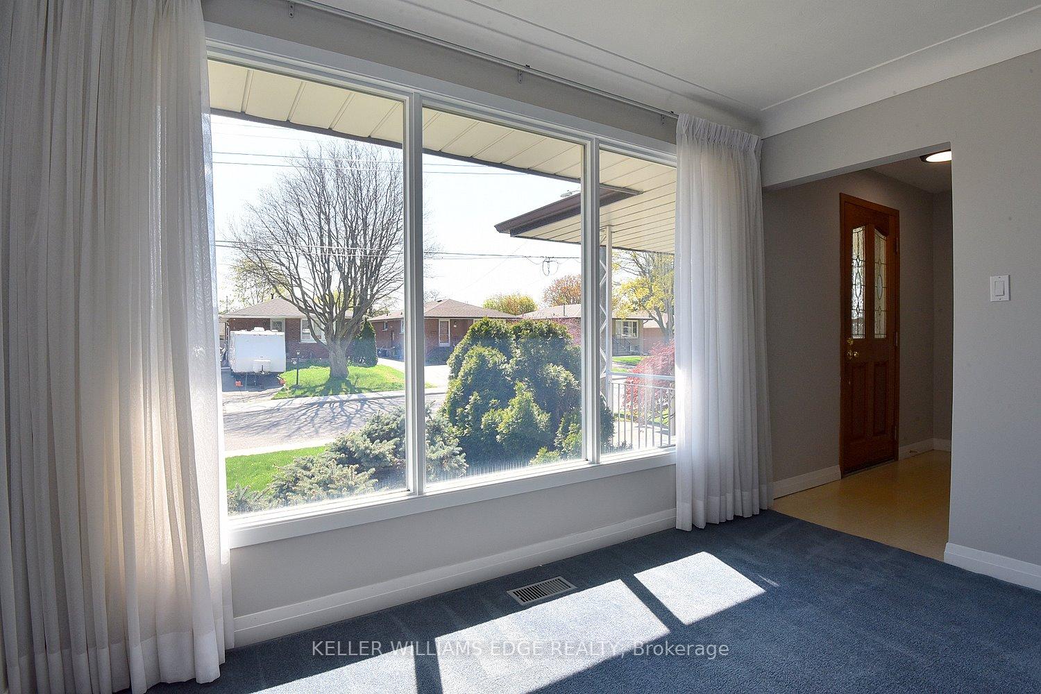 Photo 2 of 24 Burrwood Drive, Hamilton, Rolston — HOMEH