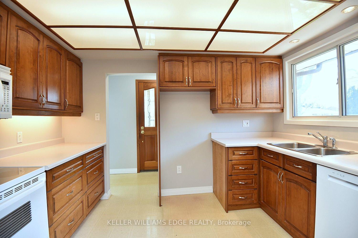Photo 14 of 24 Burrwood Drive, Hamilton, Rolston — HOMEH
