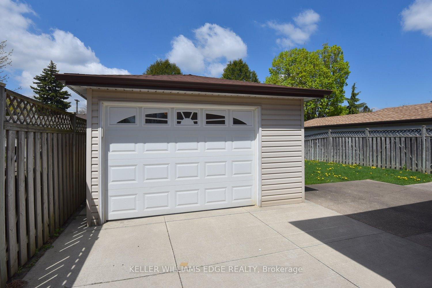 Photo 22 of 24 Burrwood Drive, Hamilton, Rolston — HOMEH