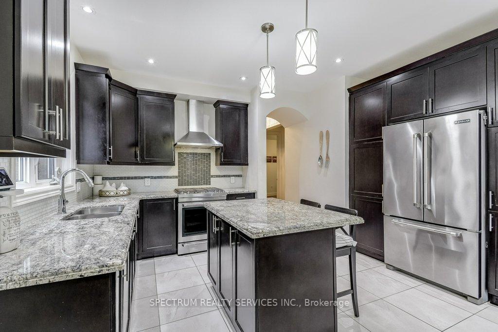 Photo 11 of 35 Chaumont Drive, Hamilton, Stoney Creek Mountain — HOMEH