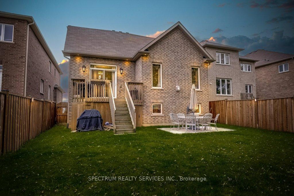 Photo 36 of 35 Chaumont Drive, Hamilton, Stoney Creek Mountain — HOMEH