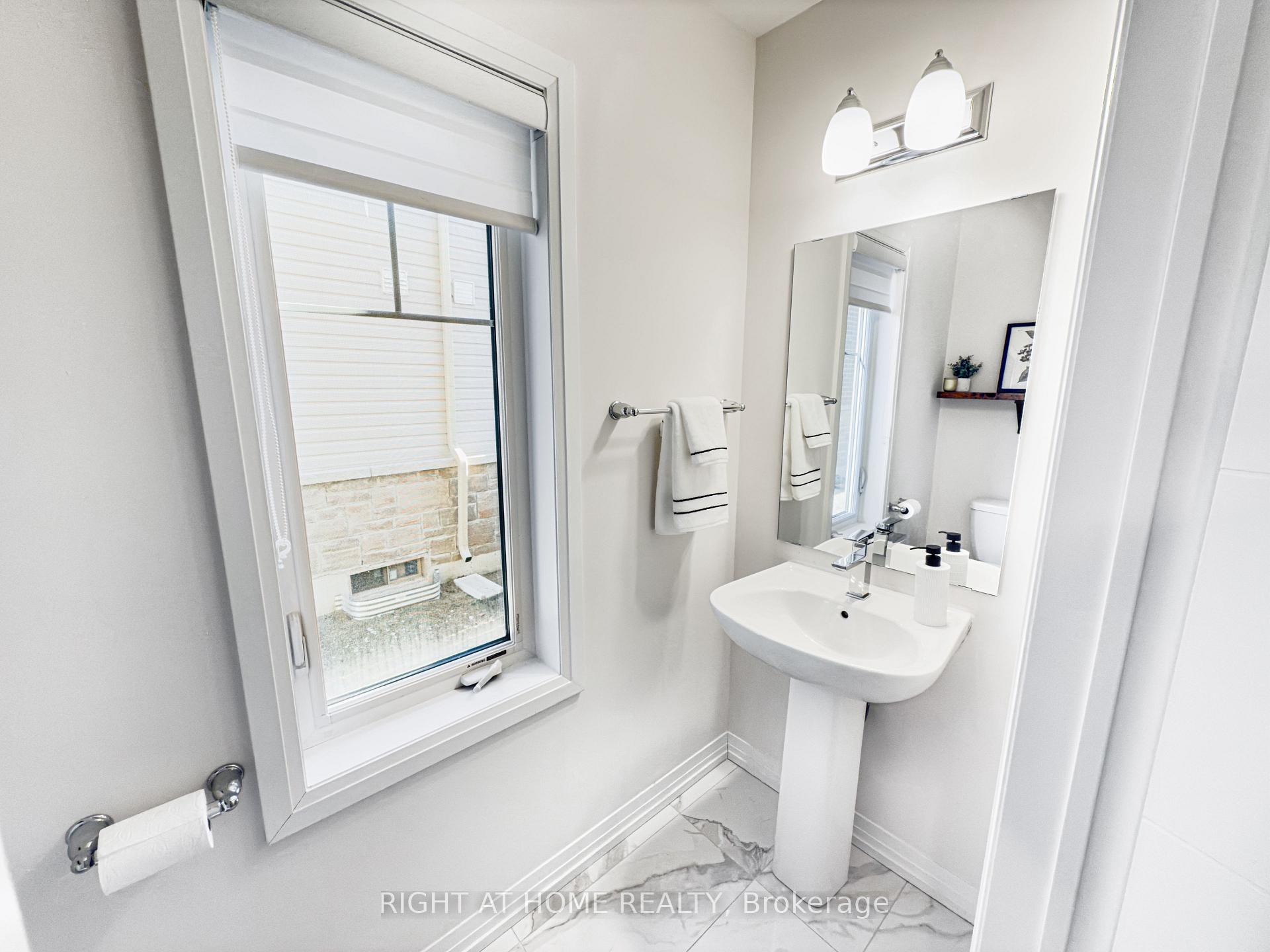 Photo 6 of 31 Bavin Street, Clarington, Bowmanville — HOMEH