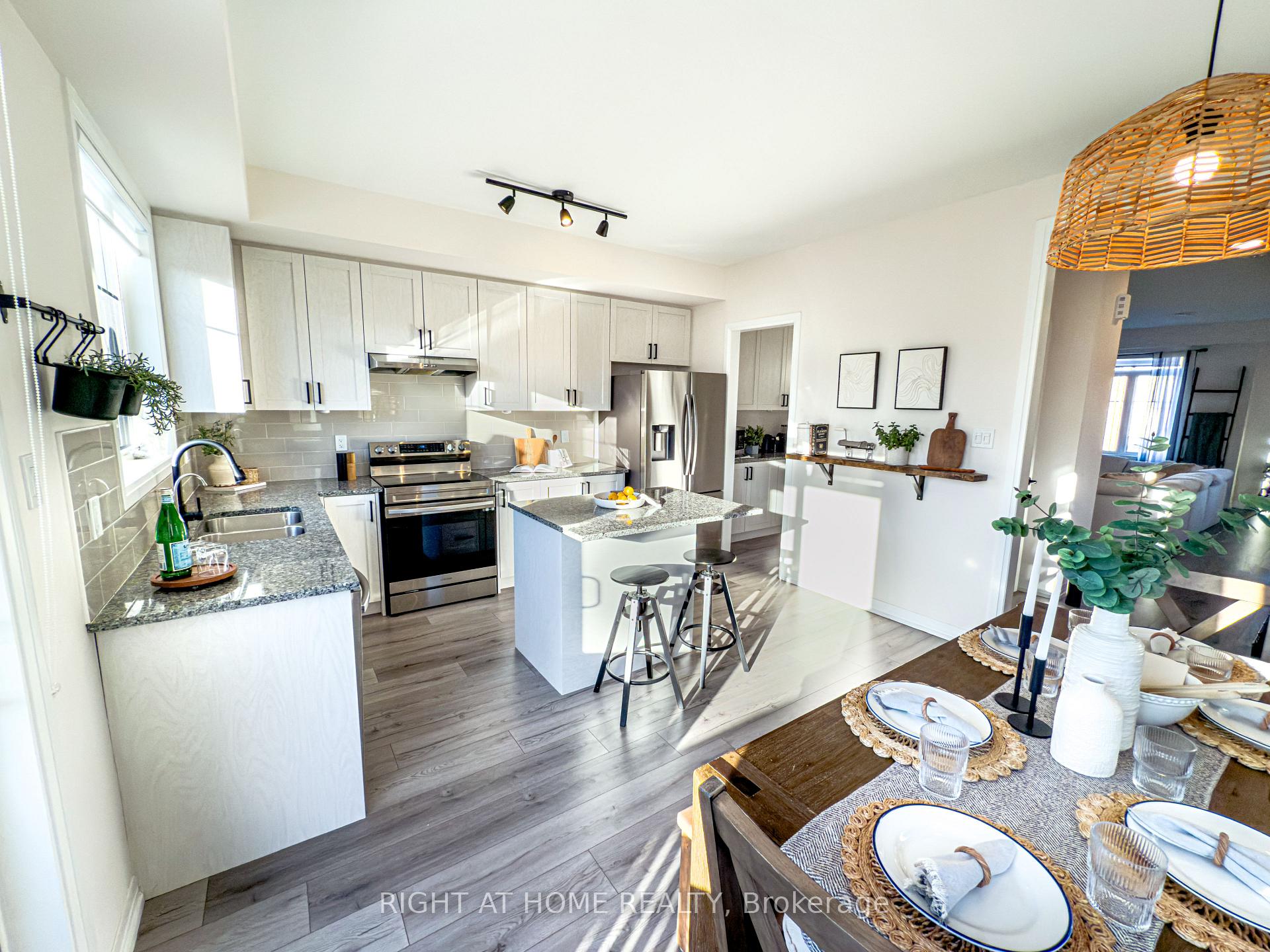 Photo 10 of 31 Bavin Street, Clarington, Bowmanville — HOMEH