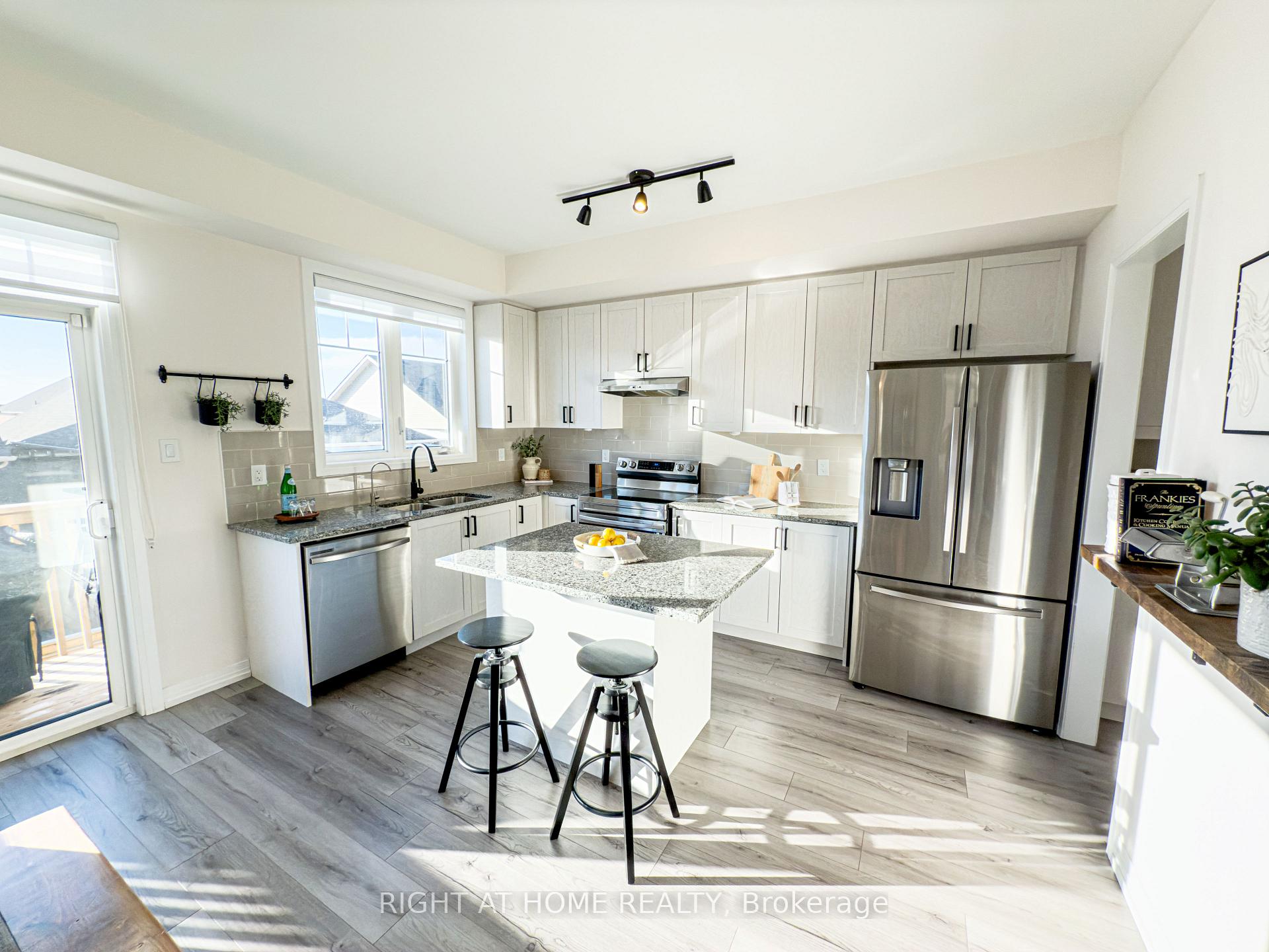 Photo 13 of 31 Bavin Street, Clarington, Bowmanville — HOMEH