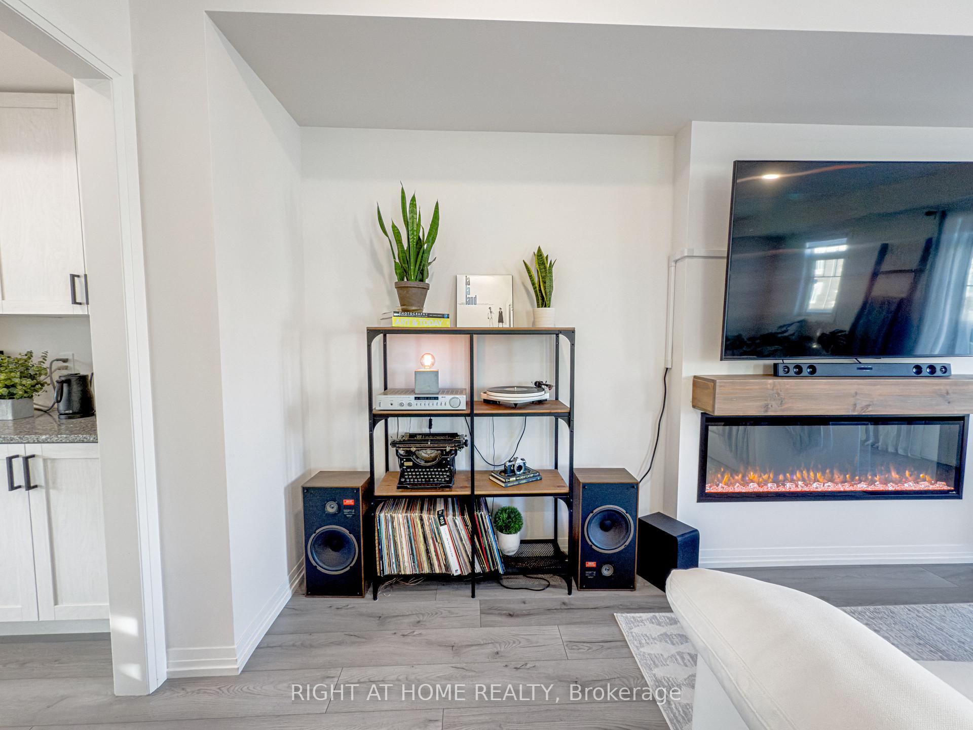 Photo 16 of 31 Bavin Street, Clarington, Bowmanville — HOMEH
