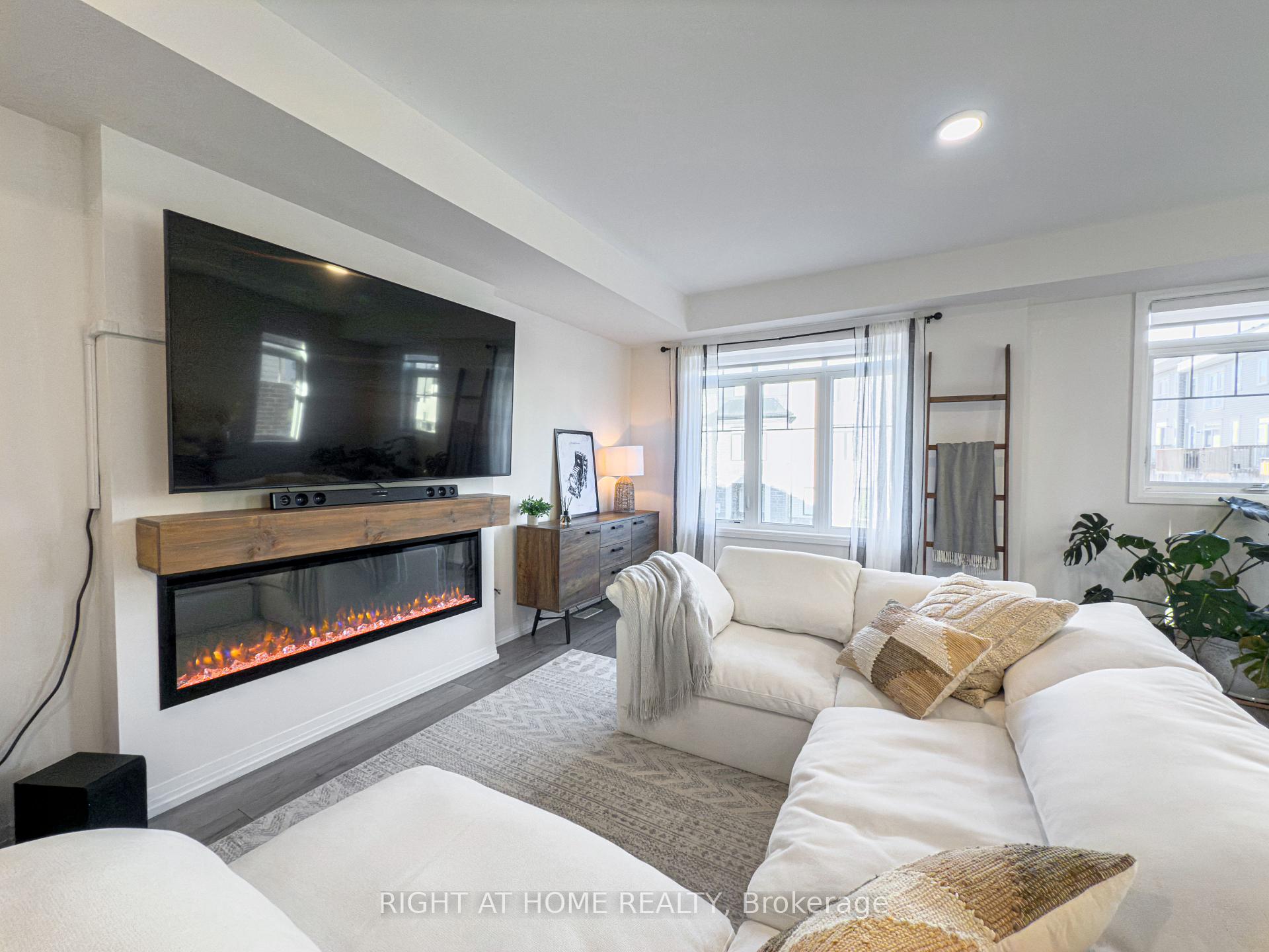 Photo 17 of 31 Bavin Street, Clarington, Bowmanville — HOMEH