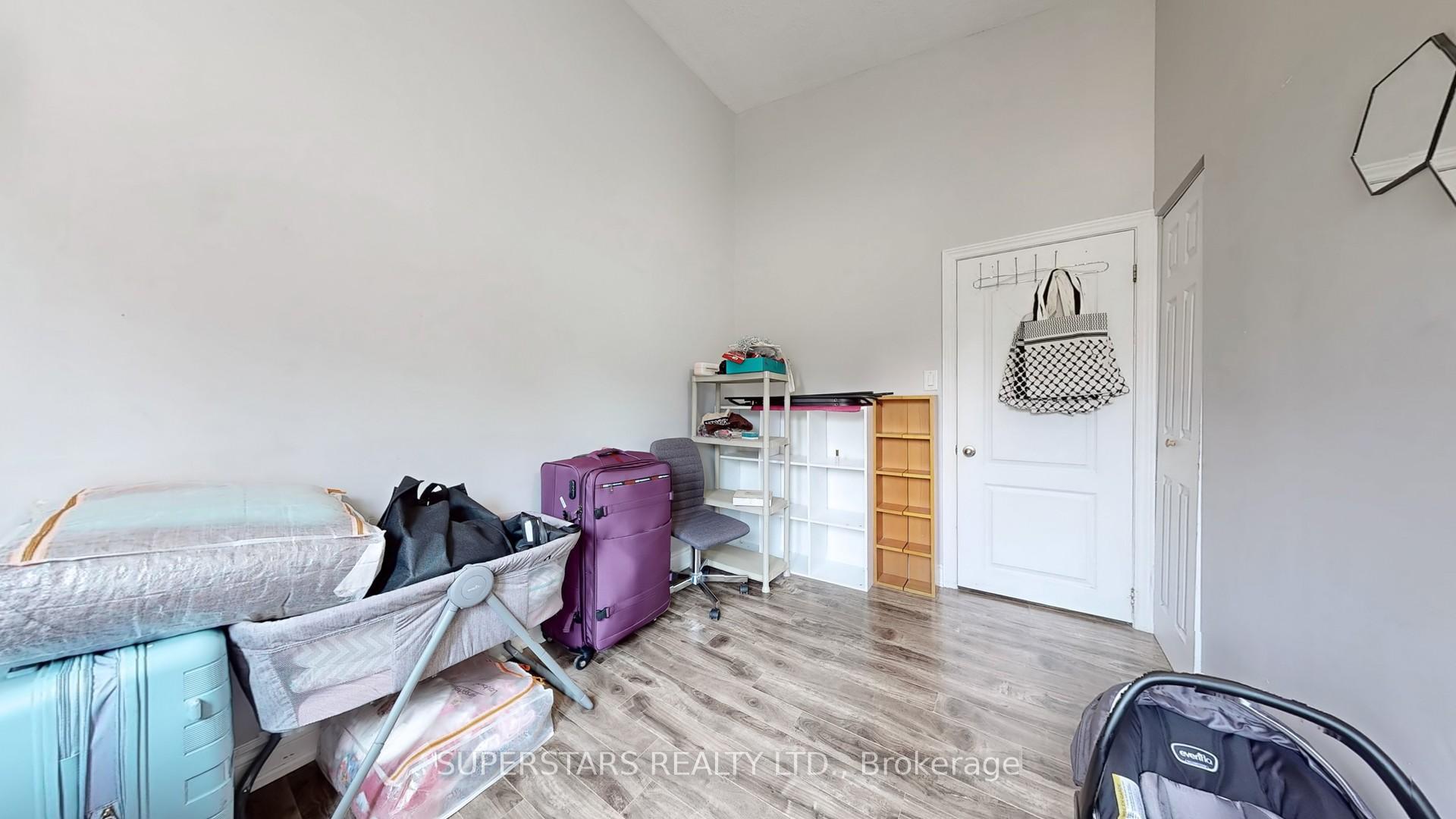 Photo 12 of 324 Mohawk Road W, Hamilton, Buchanan — HOMEH