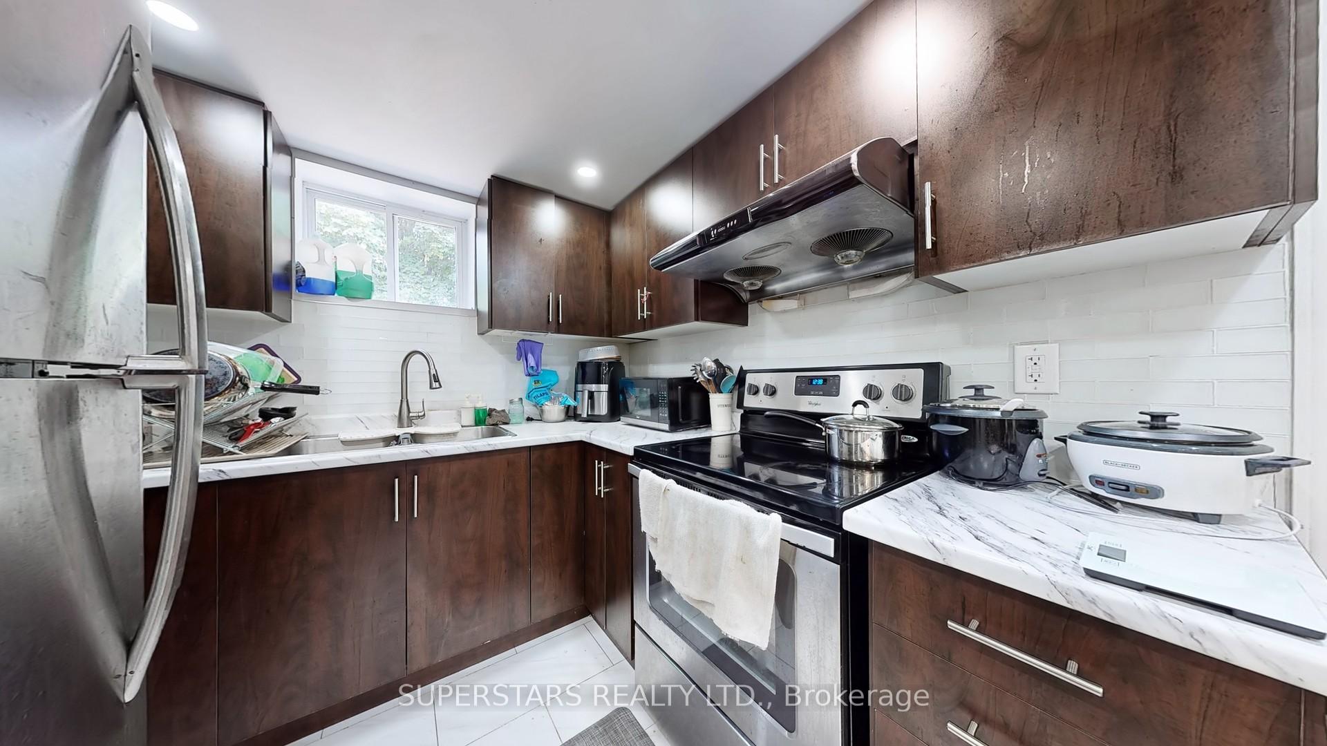Photo 33 of 324 Mohawk Road W, Hamilton, Buchanan — HOMEH