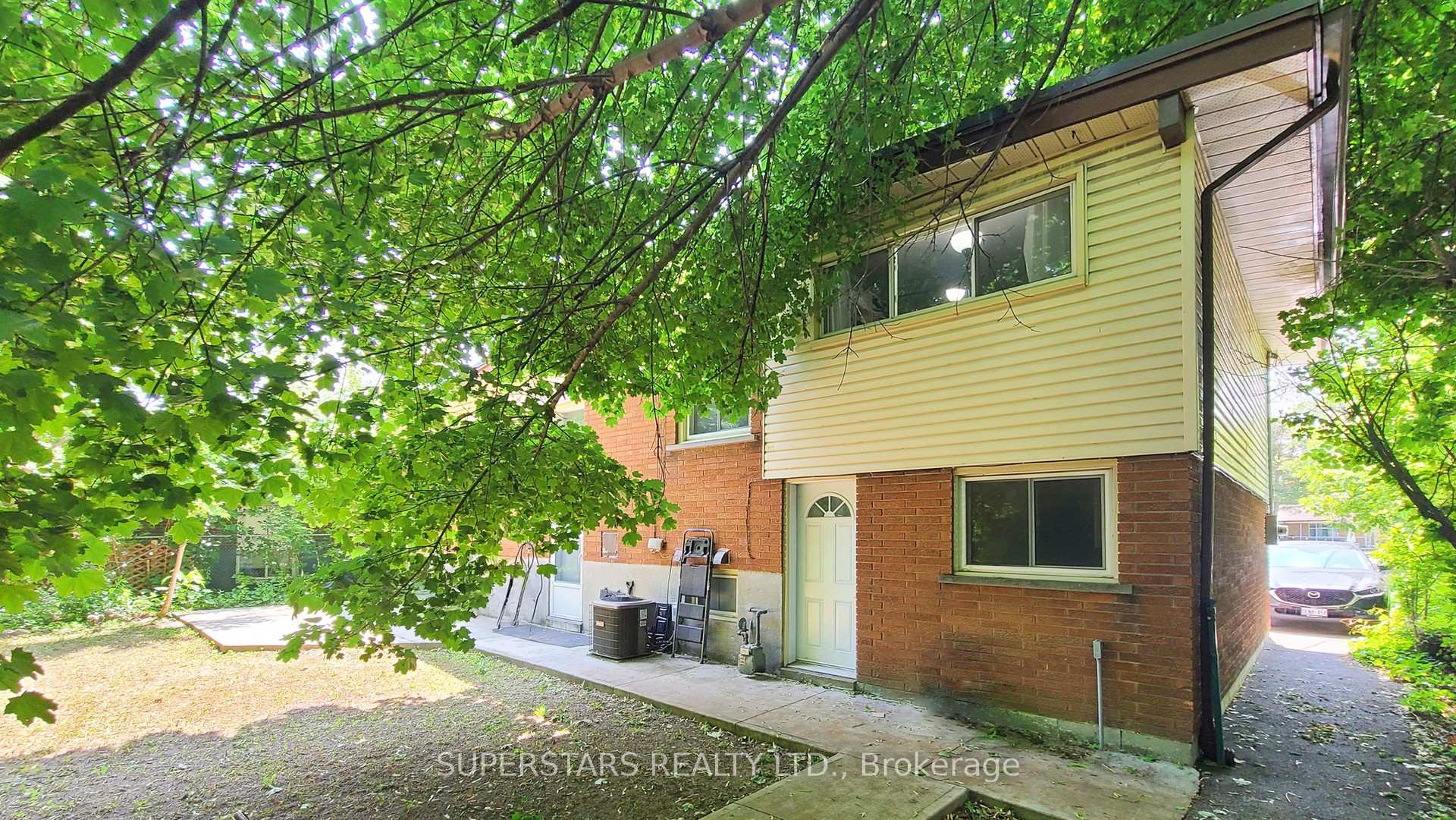 Photo 38 of 324 Mohawk Road W, Hamilton, Buchanan — HOMEH