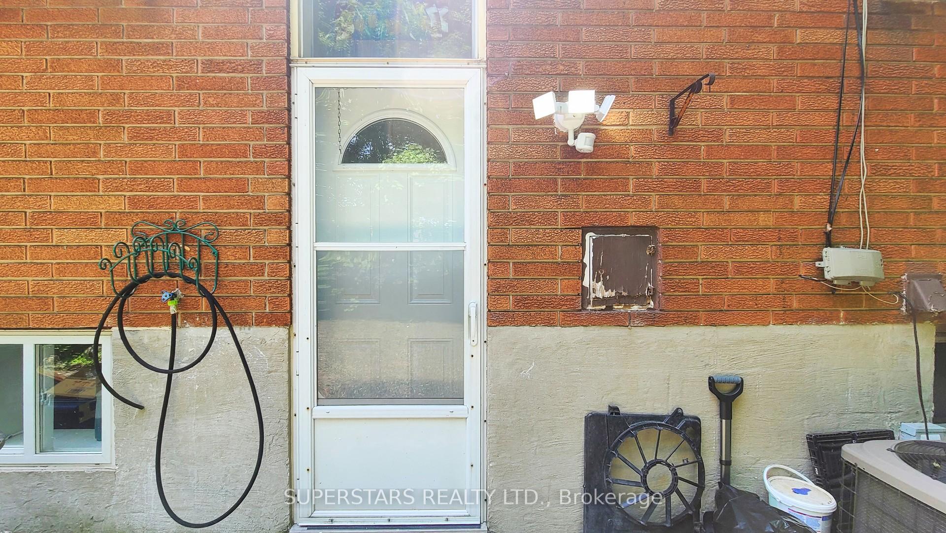 Photo 32 of 324 Mohawk Road W, Hamilton, Buchanan — HOMEH