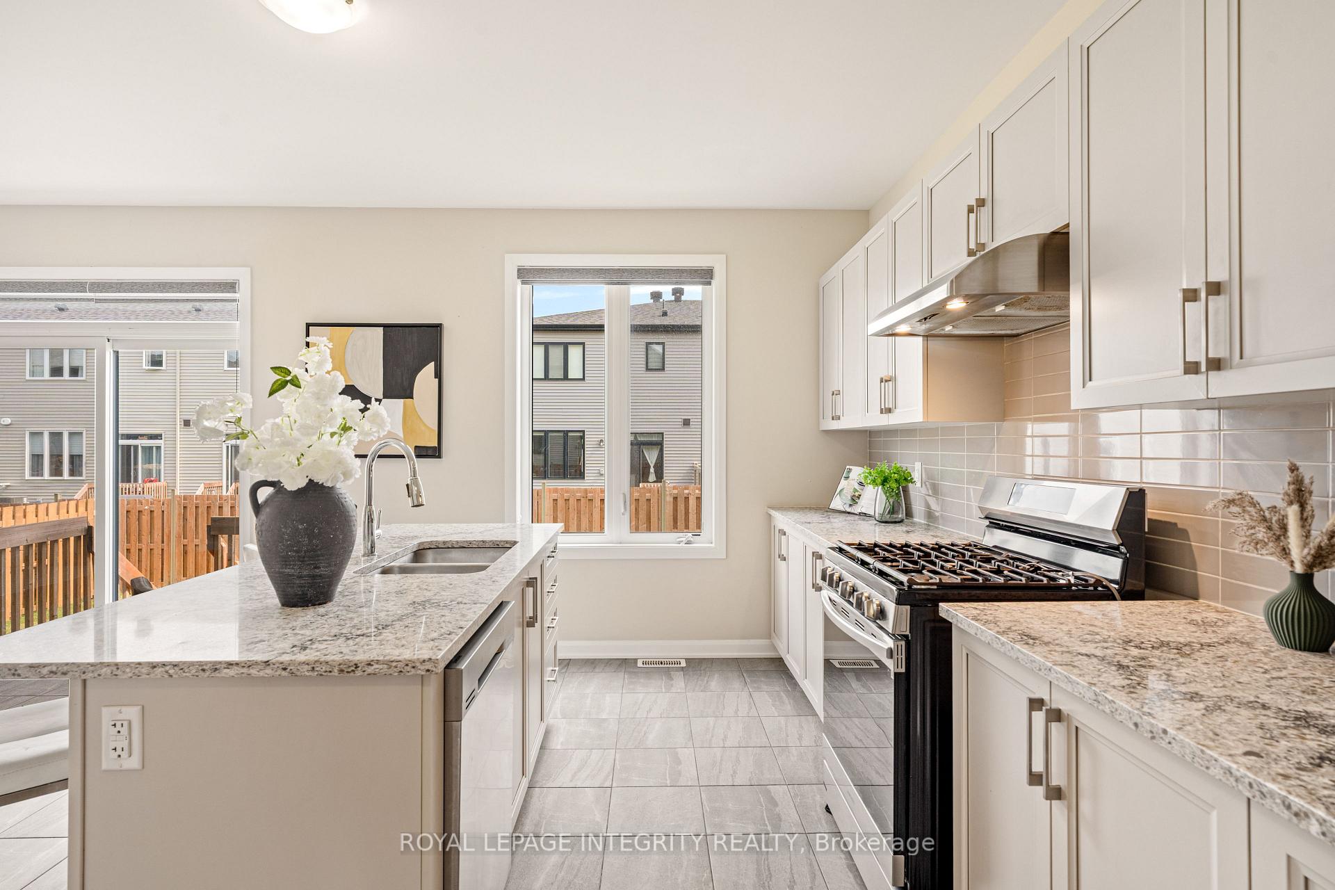 Photo 7 of 787 Cappamore Drive, Ottawa, Barrhaven - Half Moon Bay — HOMEH