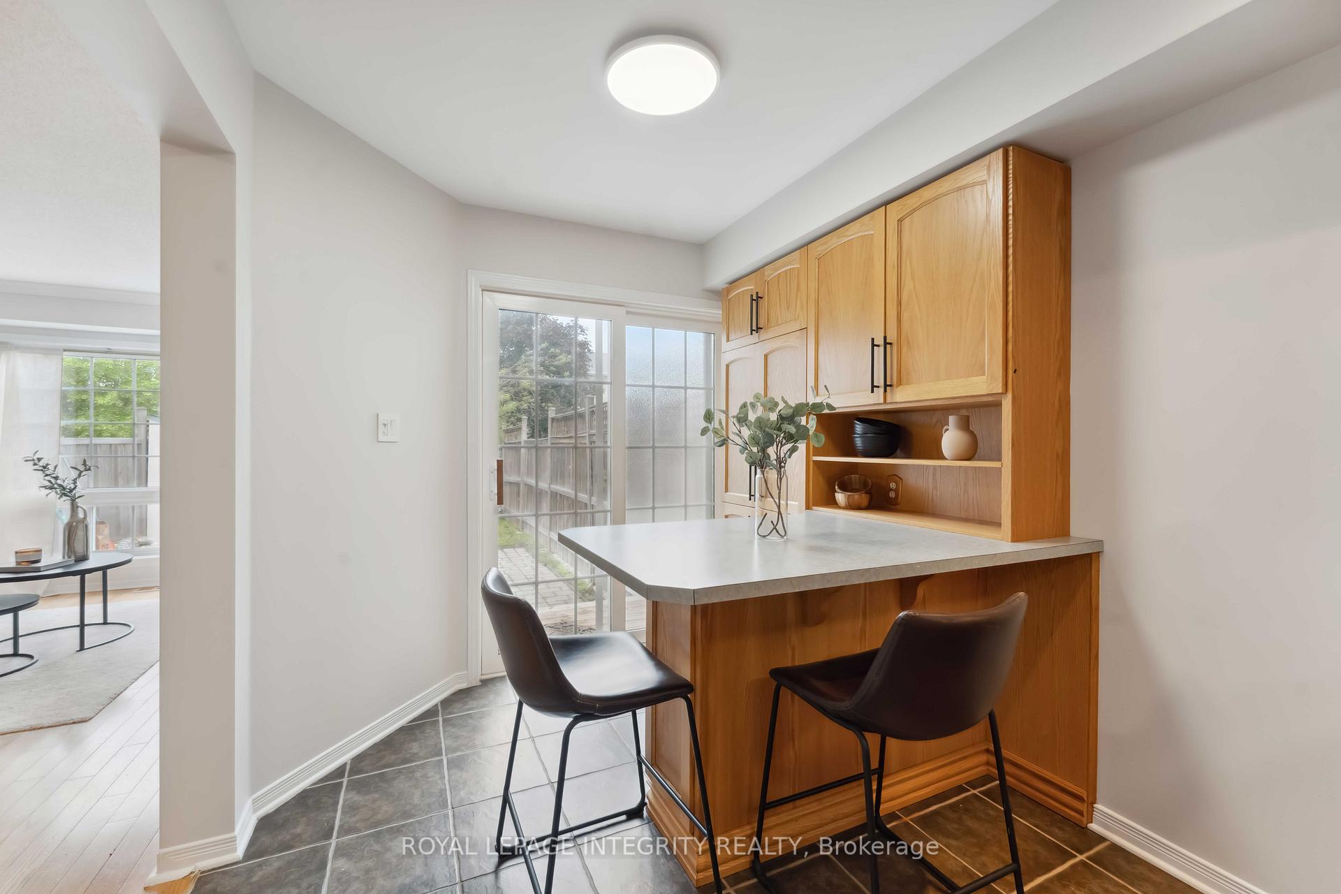 Photo 8 of 141 Lockhaven Private, Ottawa, Barrhaven - Stonebridge — HOMEH