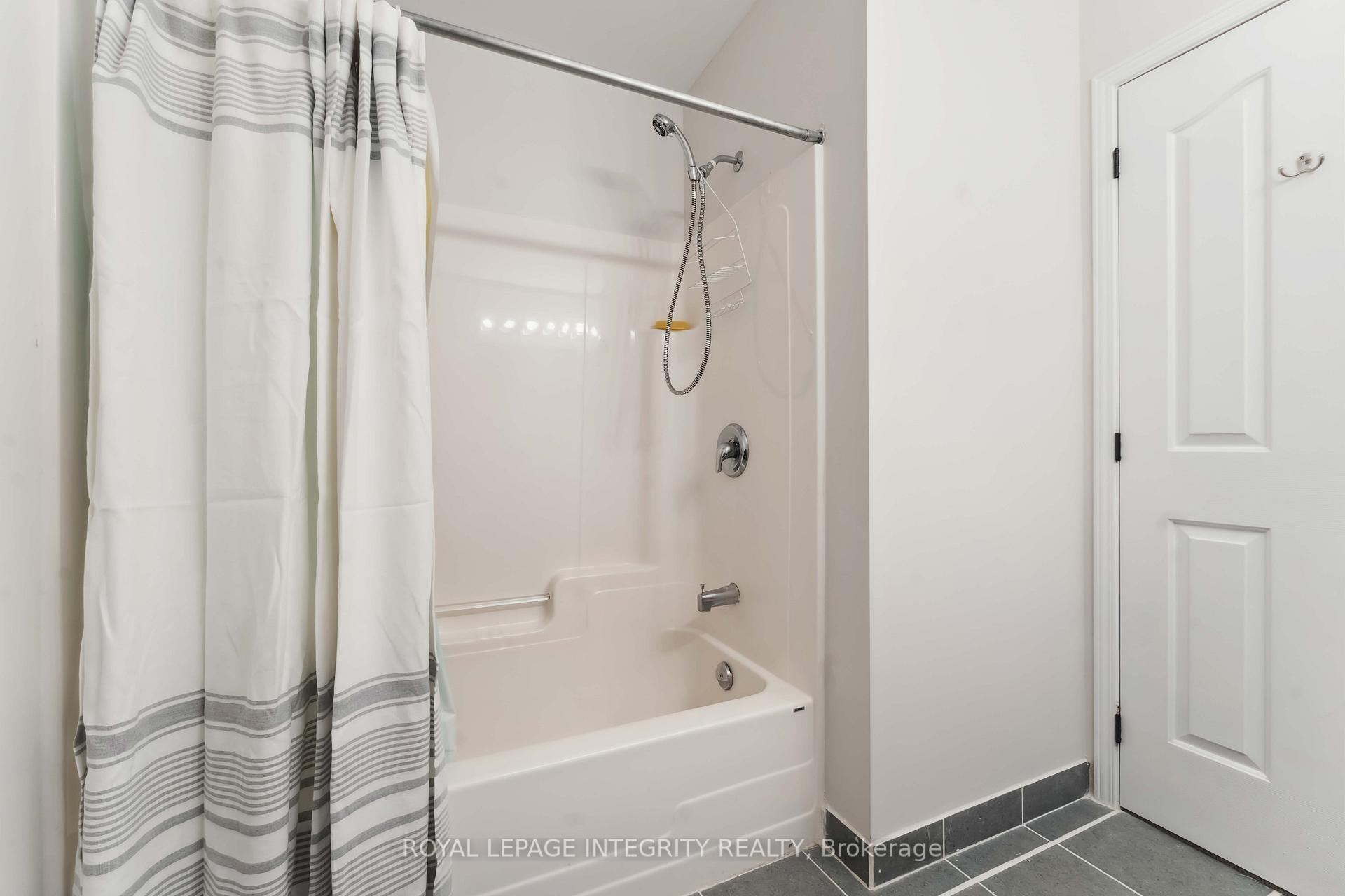 Photo 16 of 141 Lockhaven Private, Ottawa, Barrhaven - Stonebridge — HOMEH