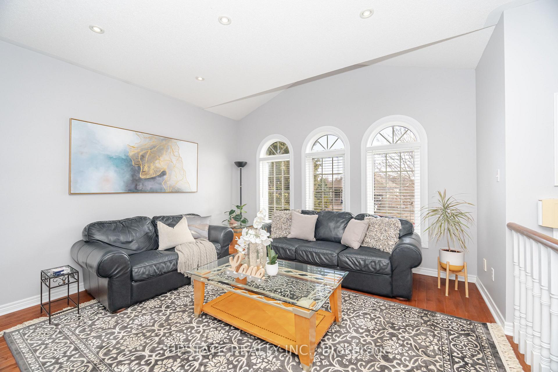 Photo 3 of 14 Kirkwood Crescent, Caledon, Rural Caledon — HOMEH