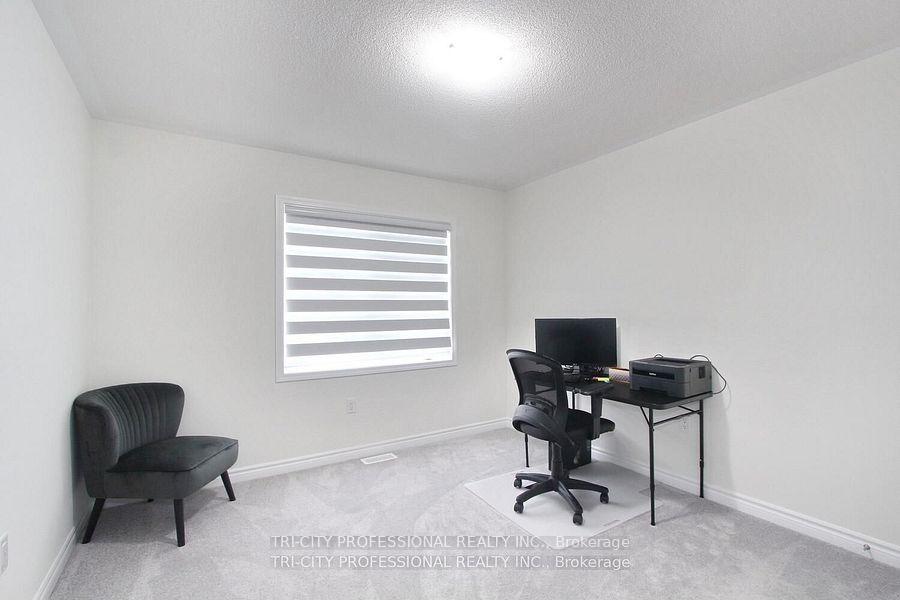 Photo 3 of 16 Dolucci Crescent, Brampton, Northwest Brampton — HOMEH