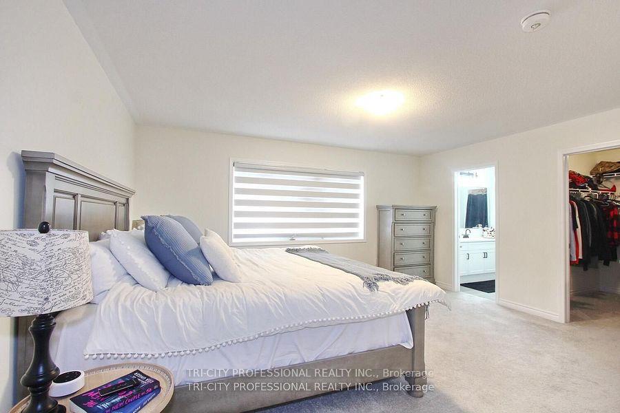 Photo 9 of 16 Dolucci Crescent, Brampton, Northwest Brampton — HOMEH