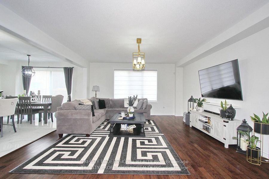 Photo 19 of 16 Dolucci Crescent, Brampton, Northwest Brampton — HOMEH