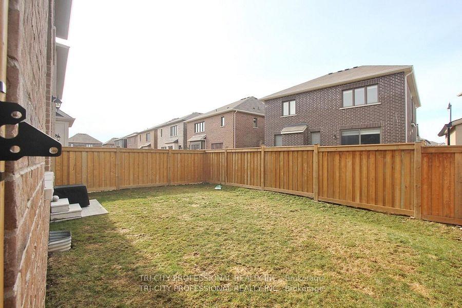 Photo 36 of 16 Dolucci Crescent, Brampton, Northwest Brampton — HOMEH