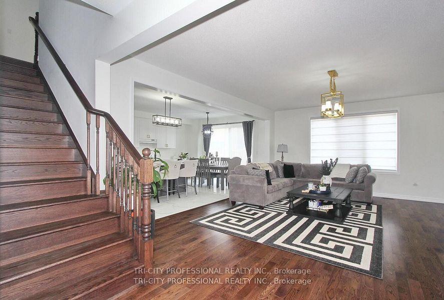 Photo 17 of 16 Dolucci Crescent, Brampton, Northwest Brampton — HOMEH