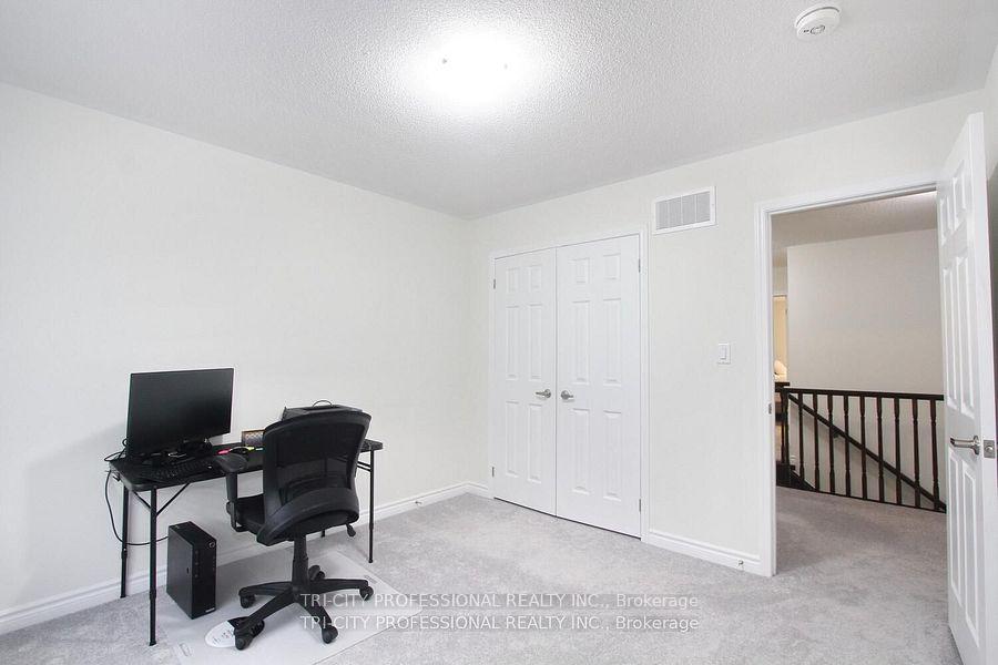 Photo 34 of 16 Dolucci Crescent, Brampton, Northwest Brampton — HOMEH
