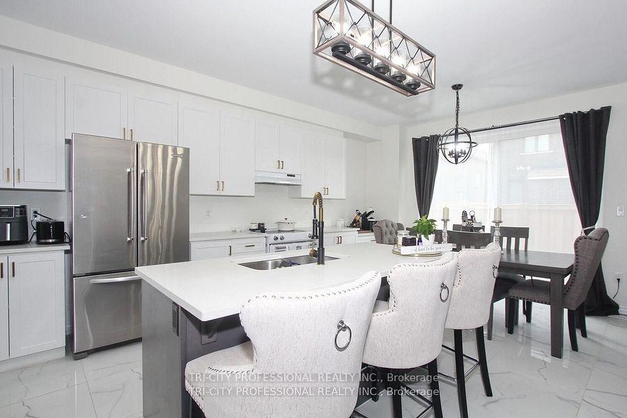 Photo 7 of 16 Dolucci Crescent, Brampton, Northwest Brampton — HOMEH