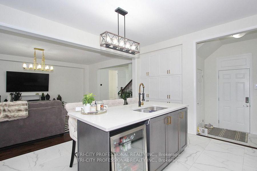 Photo 39 of 16 Dolucci Crescent, Brampton, Northwest Brampton — HOMEH
