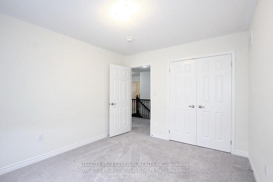 Photo 23 of 16 Dolucci Crescent, Brampton, Northwest Brampton — HOMEH