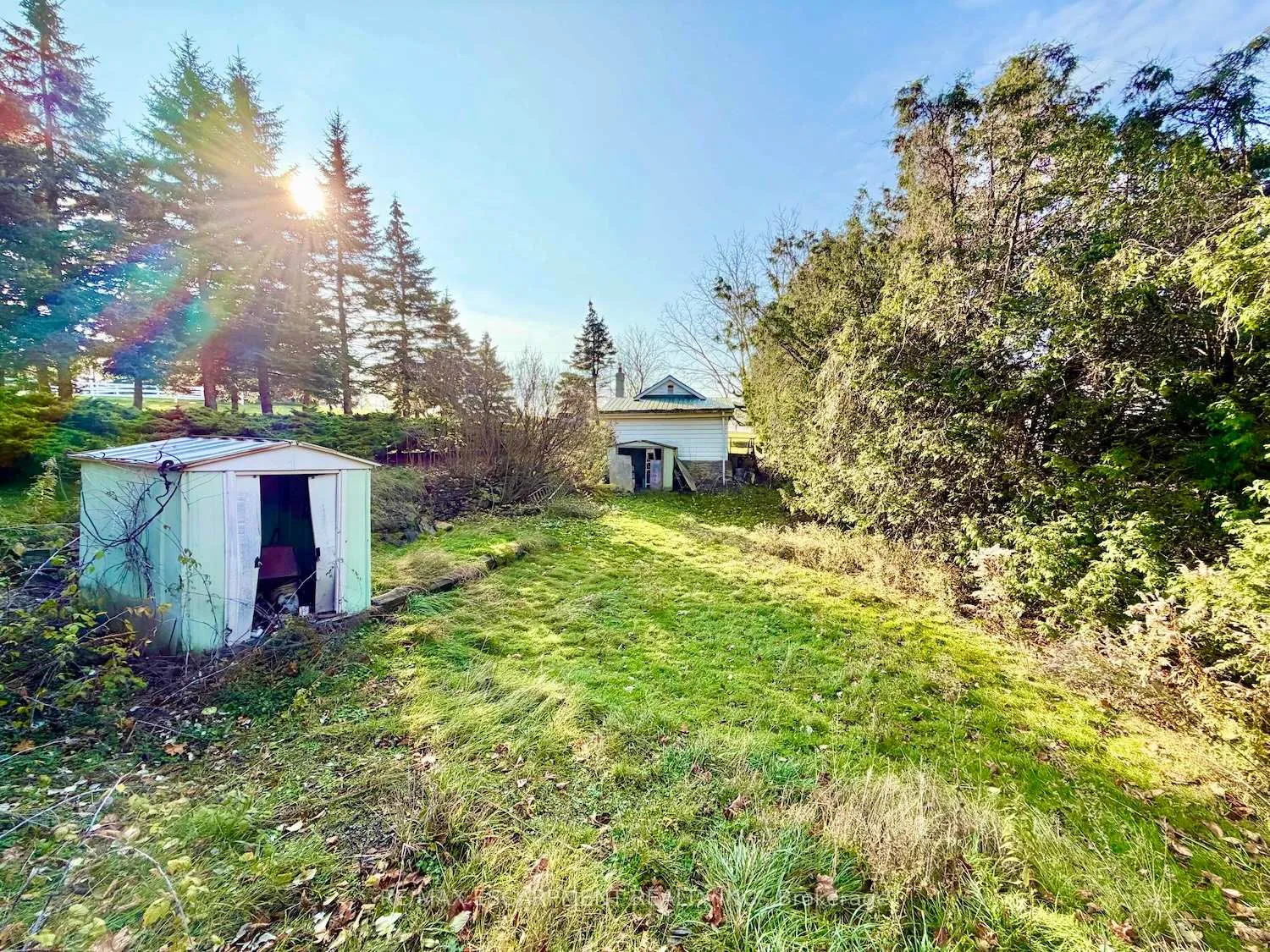Photo 80 of 96 Ridge Road W, Grimsby, Grimsby Escarpment — HOMEH