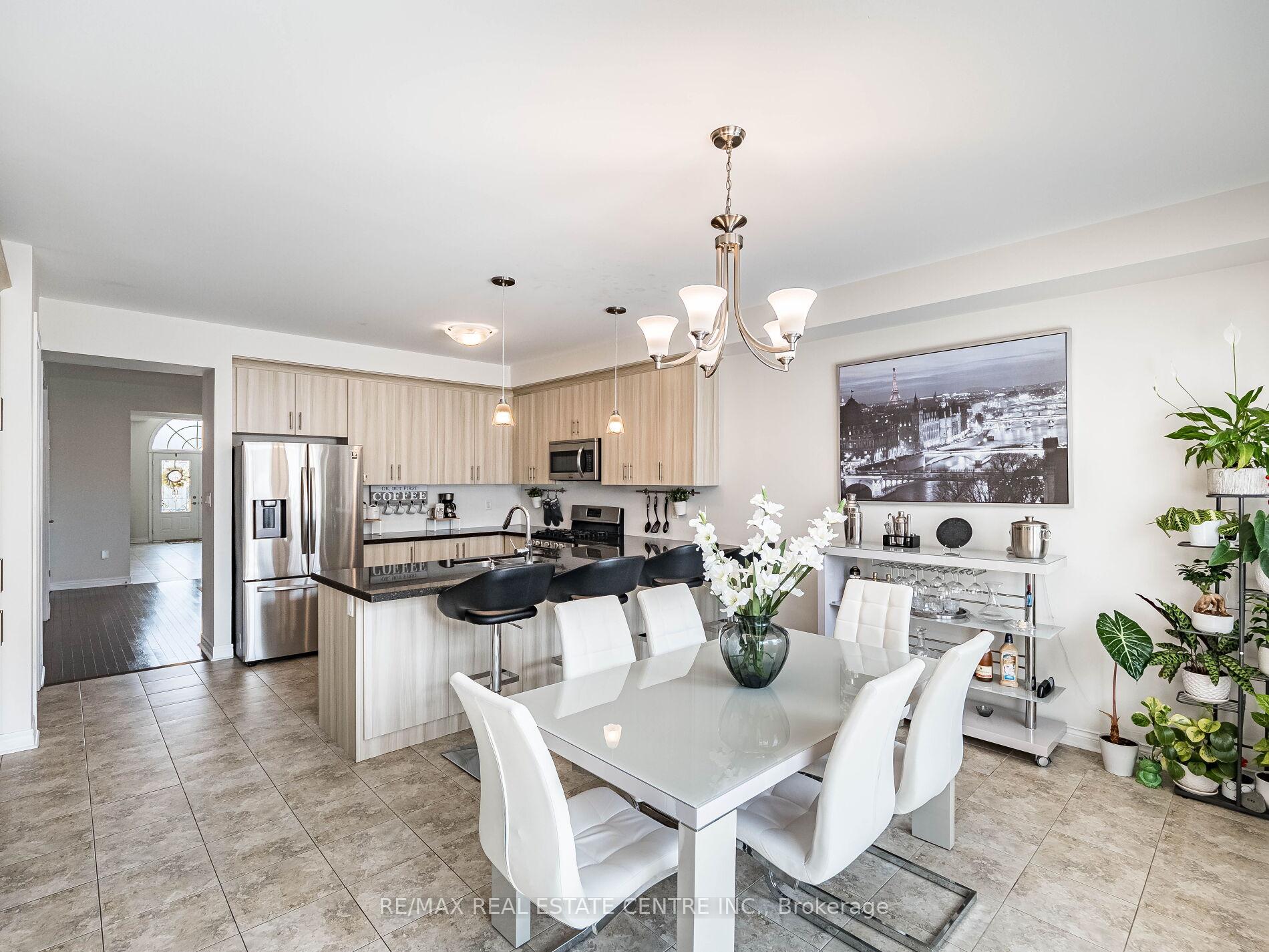 Photo 18 of 36 Isle Royal Terrace, Brampton, Bram West — HOMEH