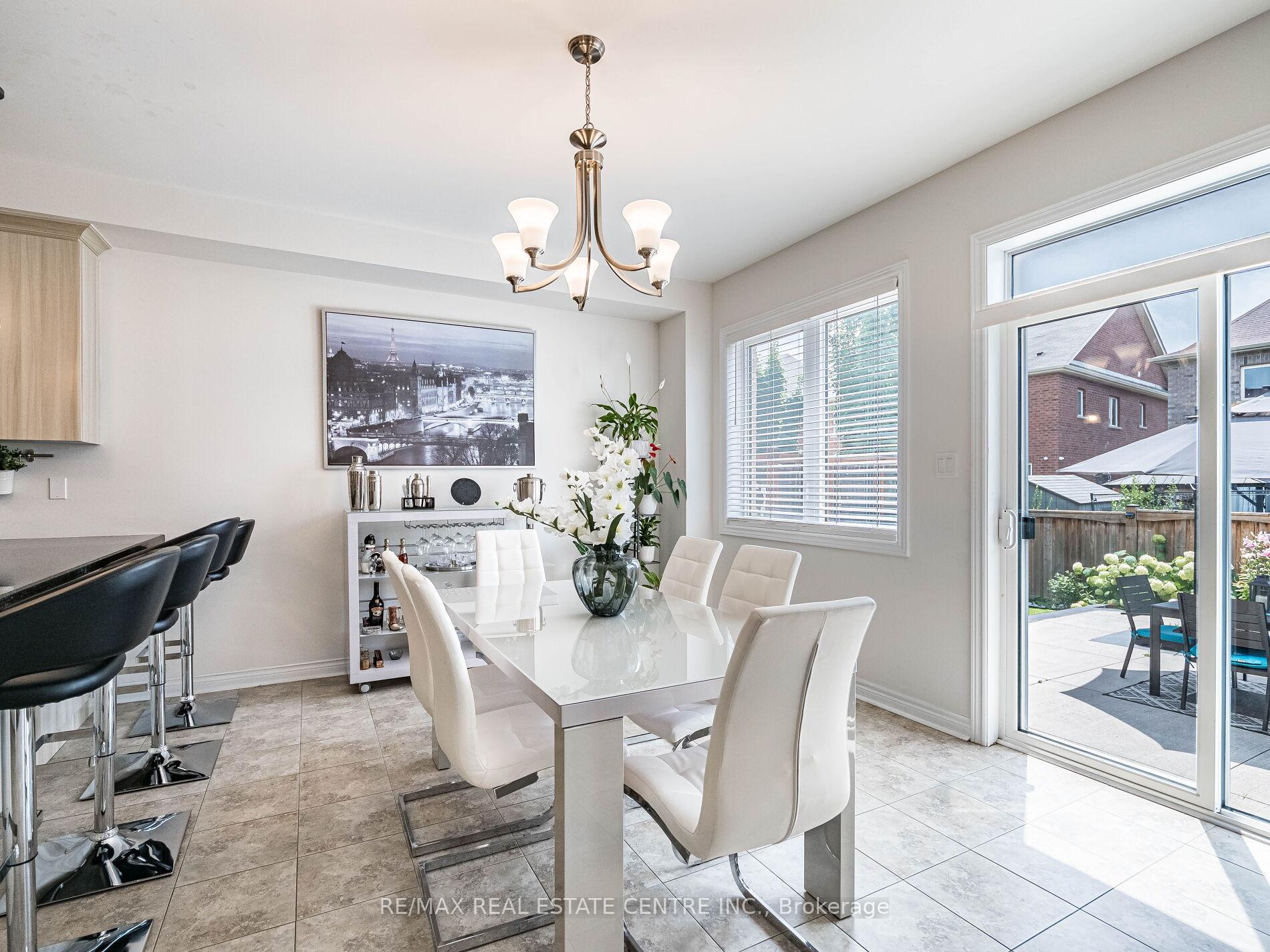 Photo 15 of 36 Isle Royal Terrace, Brampton, Bram West — HOMEH