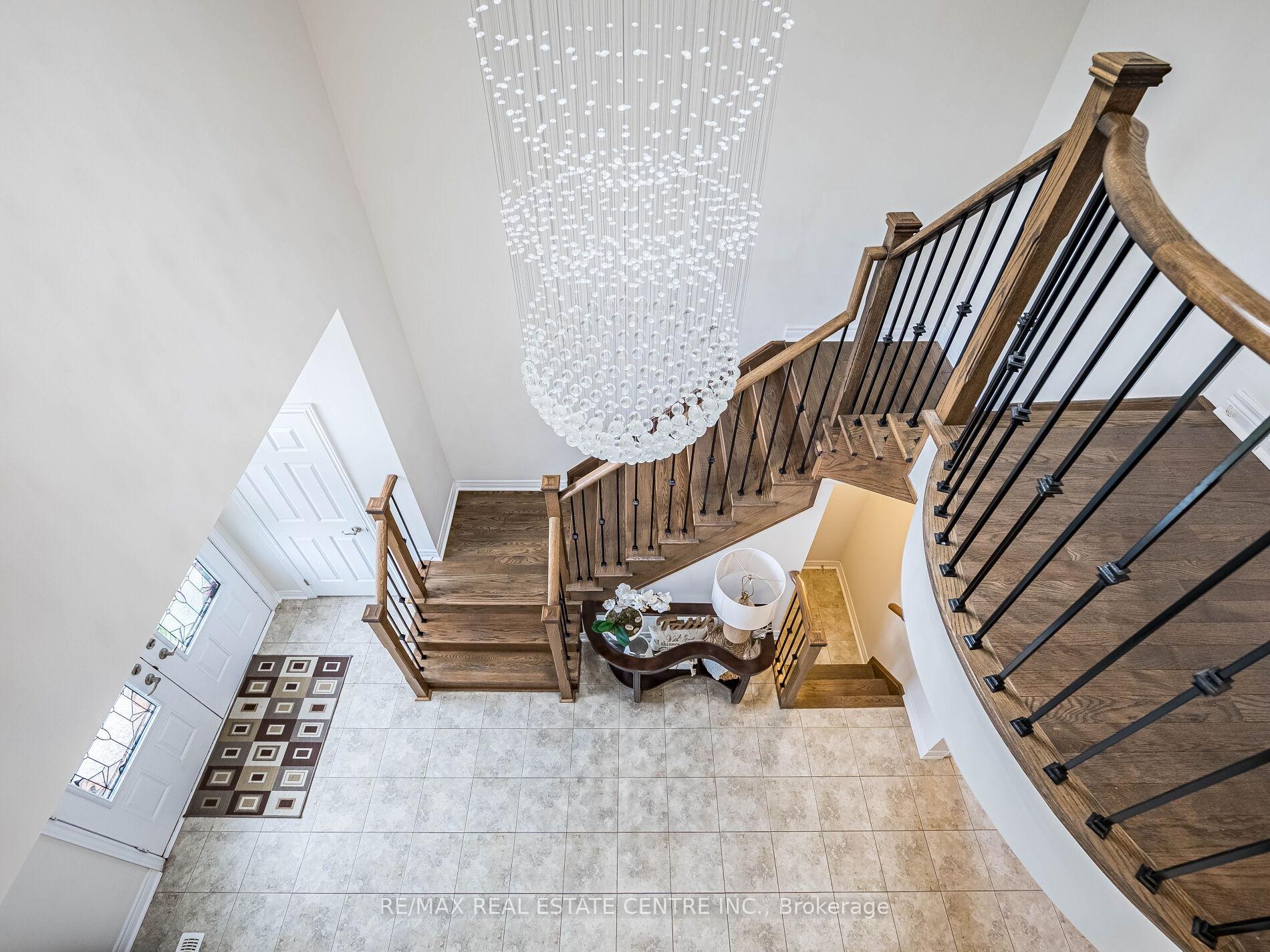 Photo 19 of 36 Isle Royal Terrace, Brampton, Bram West — HOMEH