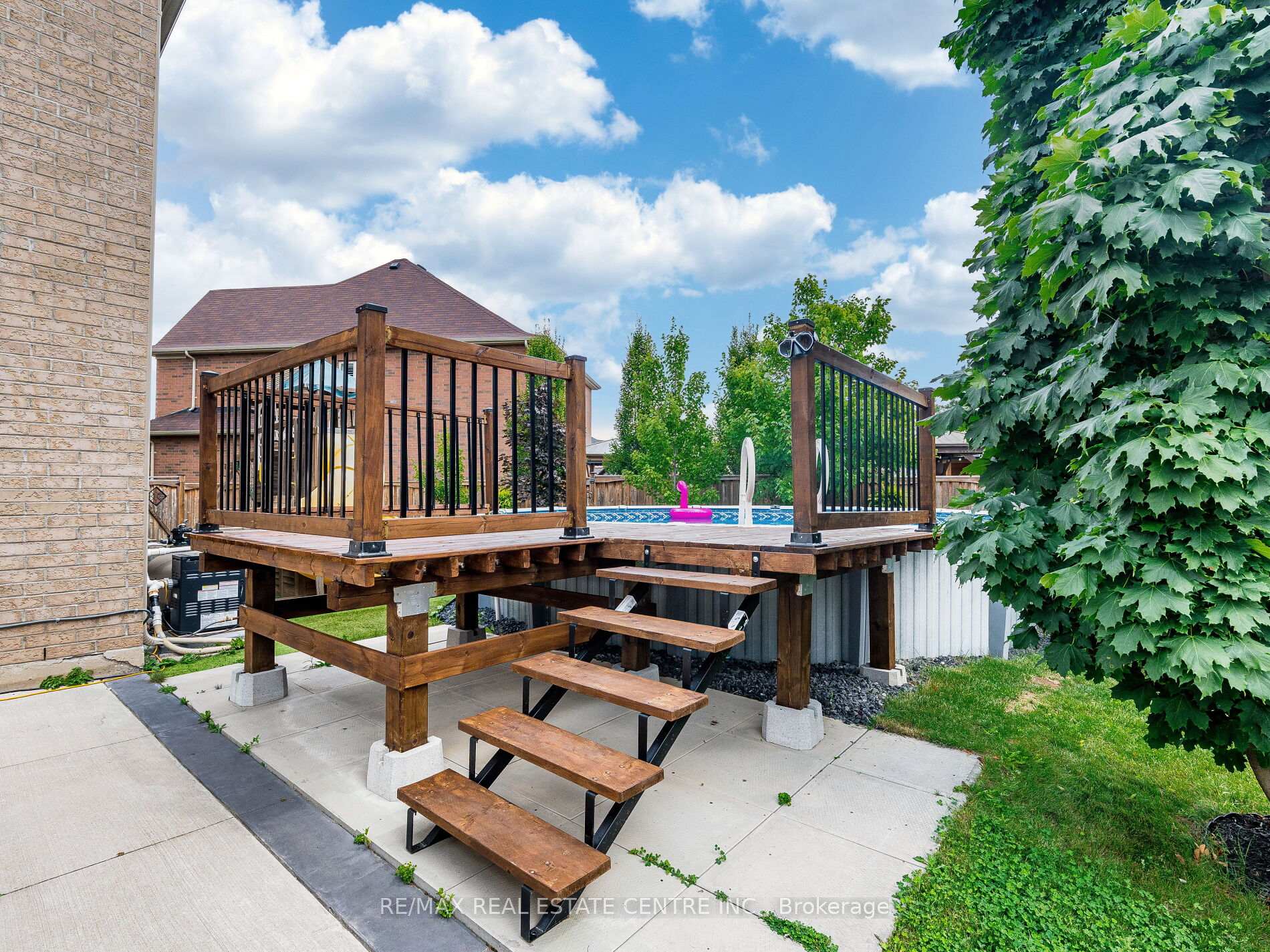 Photo 40 of 36 Isle Royal Terrace, Brampton, Bram West — HOMEH