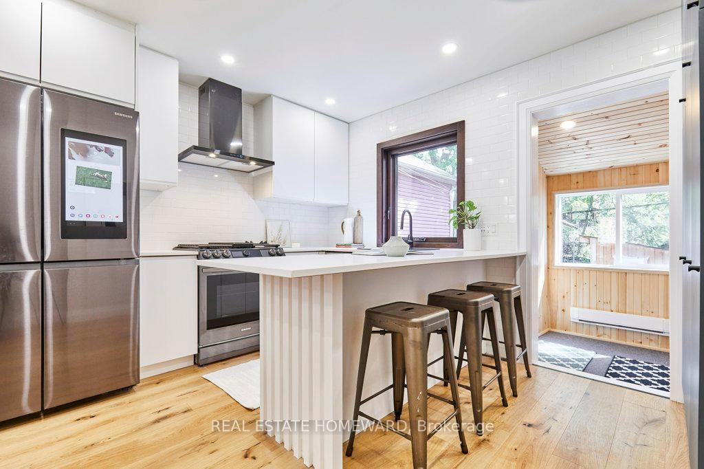 Photo 4 of 359 Scarborough Road, Toronto, The Beaches — HOMEH