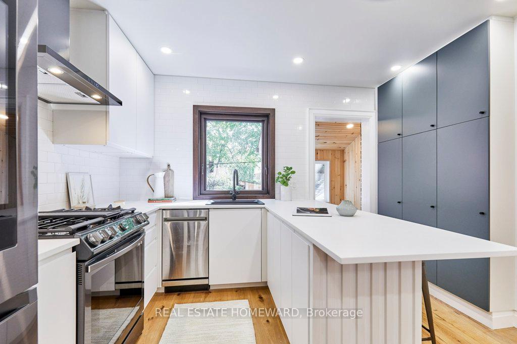 Photo 13 of 359 Scarborough Road, Toronto, The Beaches — HOMEH