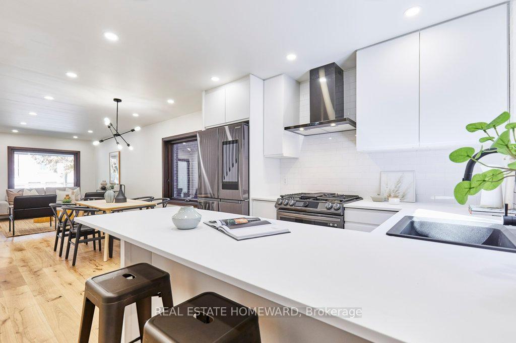 Photo 5 of 359 Scarborough Road, Toronto, The Beaches — HOMEH