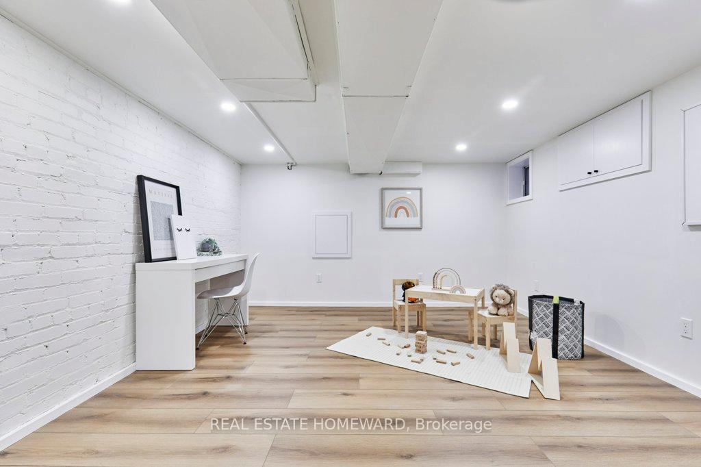 Photo 16 of 359 Scarborough Road, Toronto, The Beaches — HOMEH