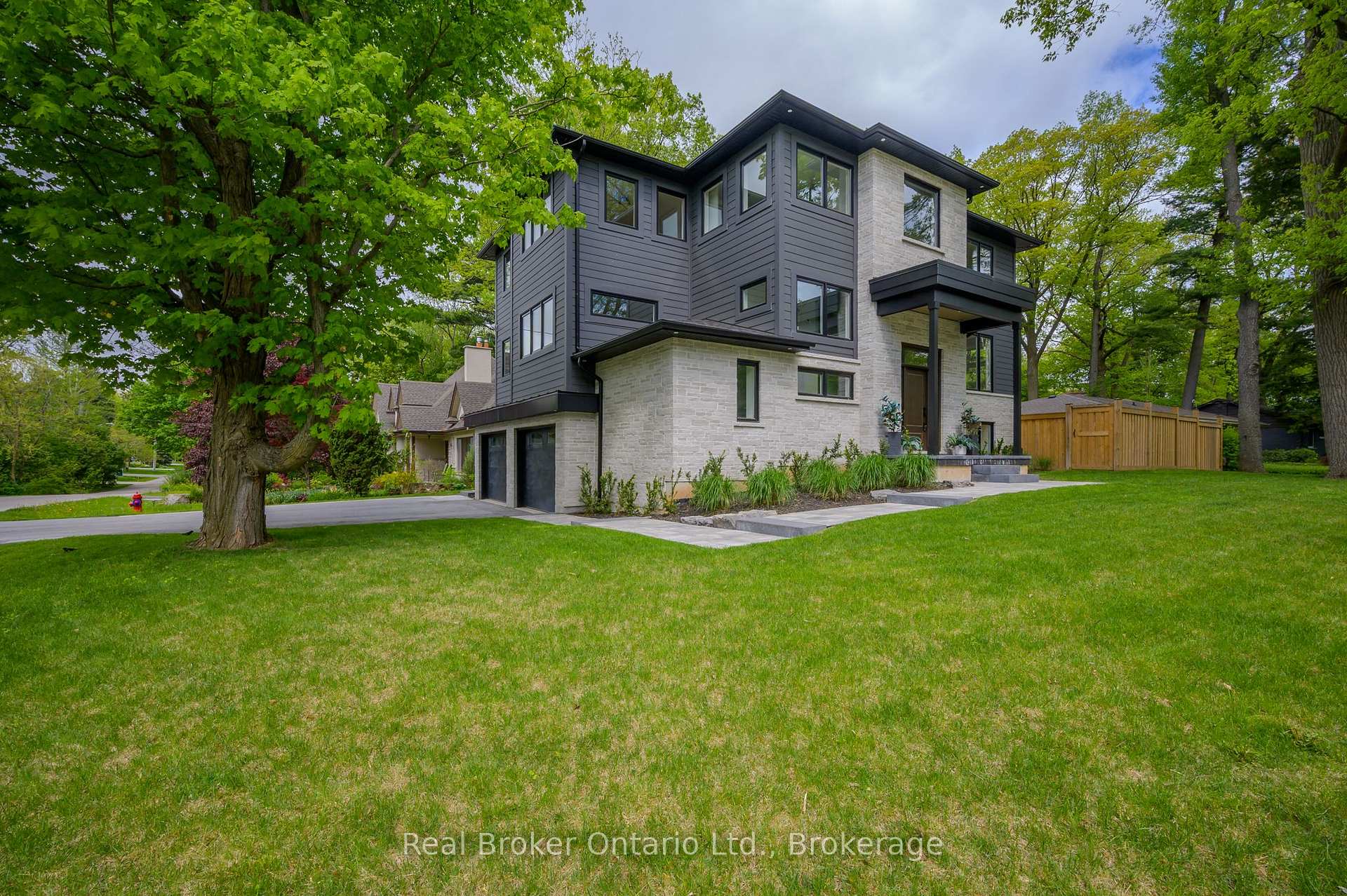 Photo 1 of 262 Robina Road, Hamilton, Ancaster — HOMEH