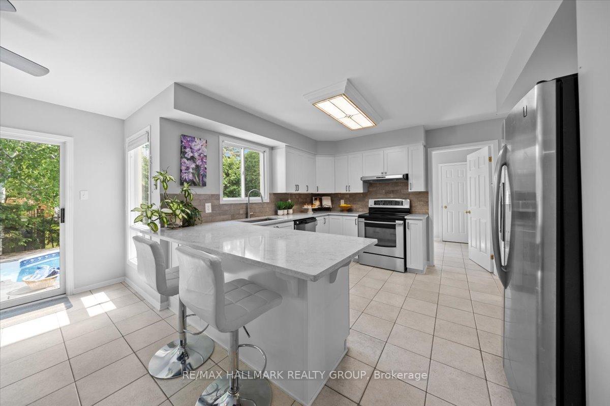 Photo 10 of 3 Crantham Crescent, Ottawa, Stittsville (Central) — HOMEH