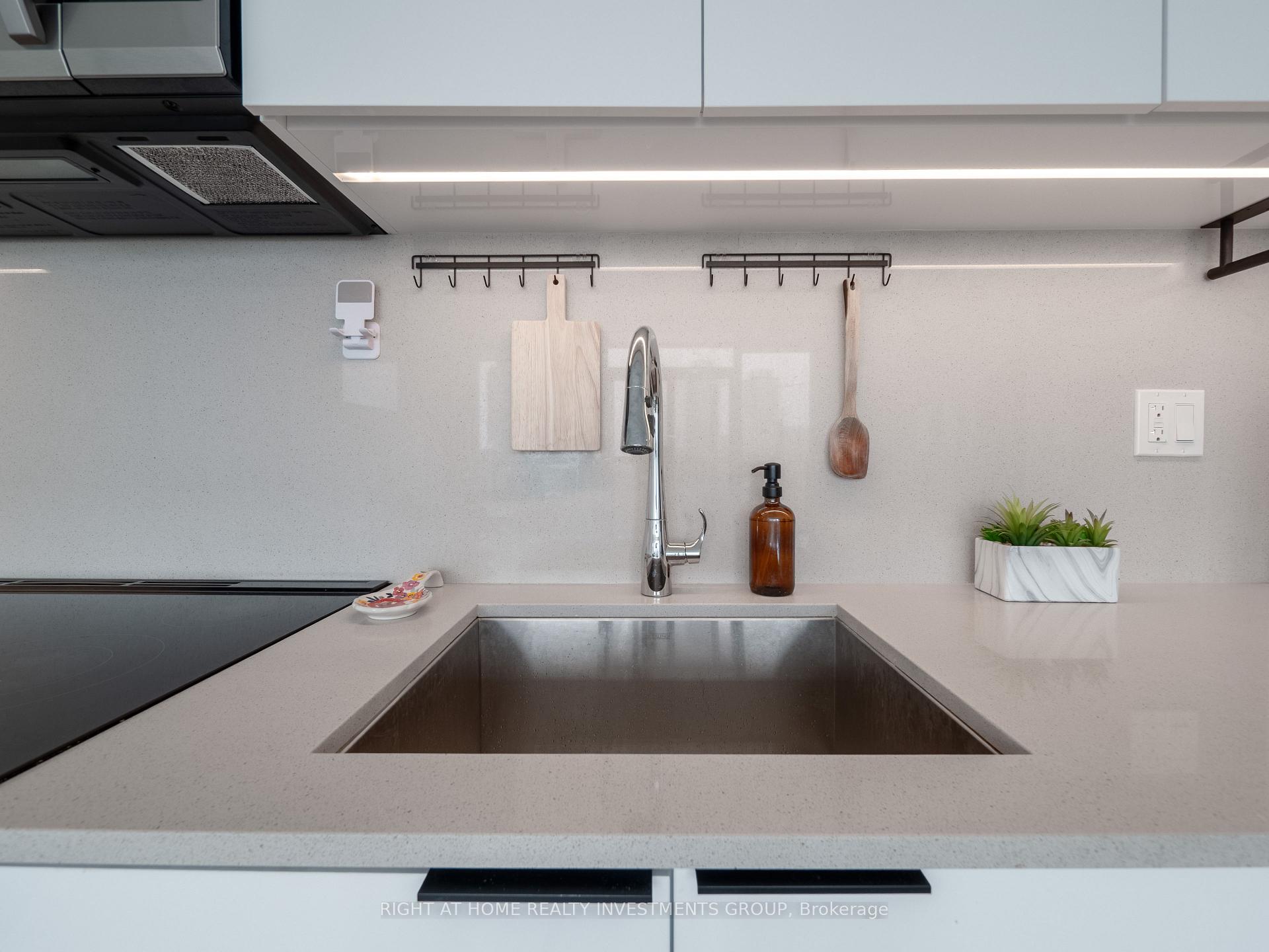 Photo 3 of Unit 712, 50 Power Street, Toronto, Moss Park — HOMEH