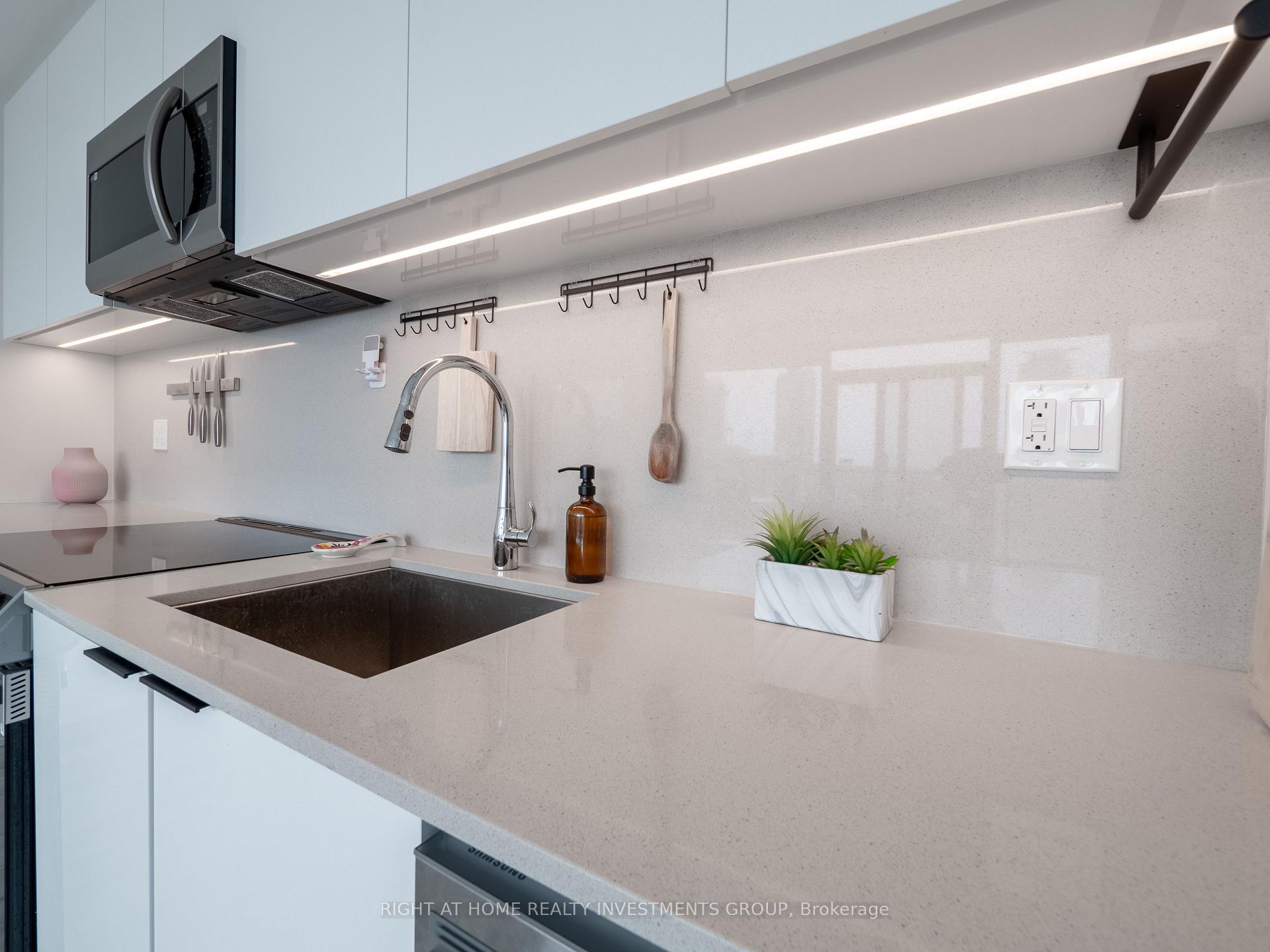 Photo 11 of Unit 712, 50 Power Street, Toronto, Moss Park — HOMEH