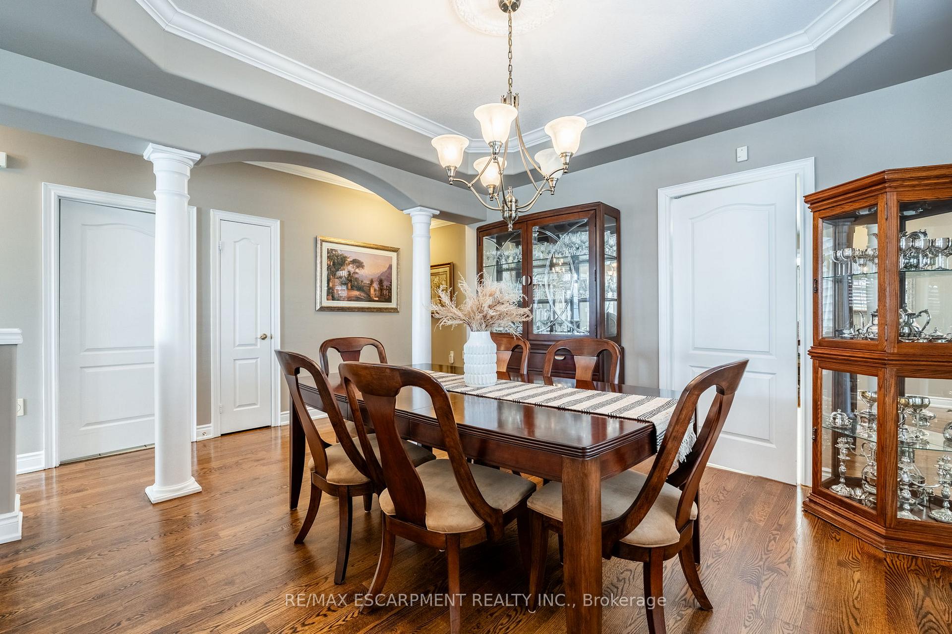 Photo 7 of 18 Bellstone Lane, Hamilton, Rural Glanbrook — HOMEH