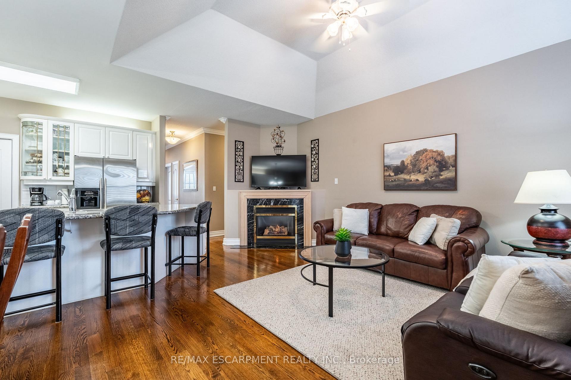 Photo 6 of 18 Bellstone Lane, Hamilton, Rural Glanbrook — HOMEH