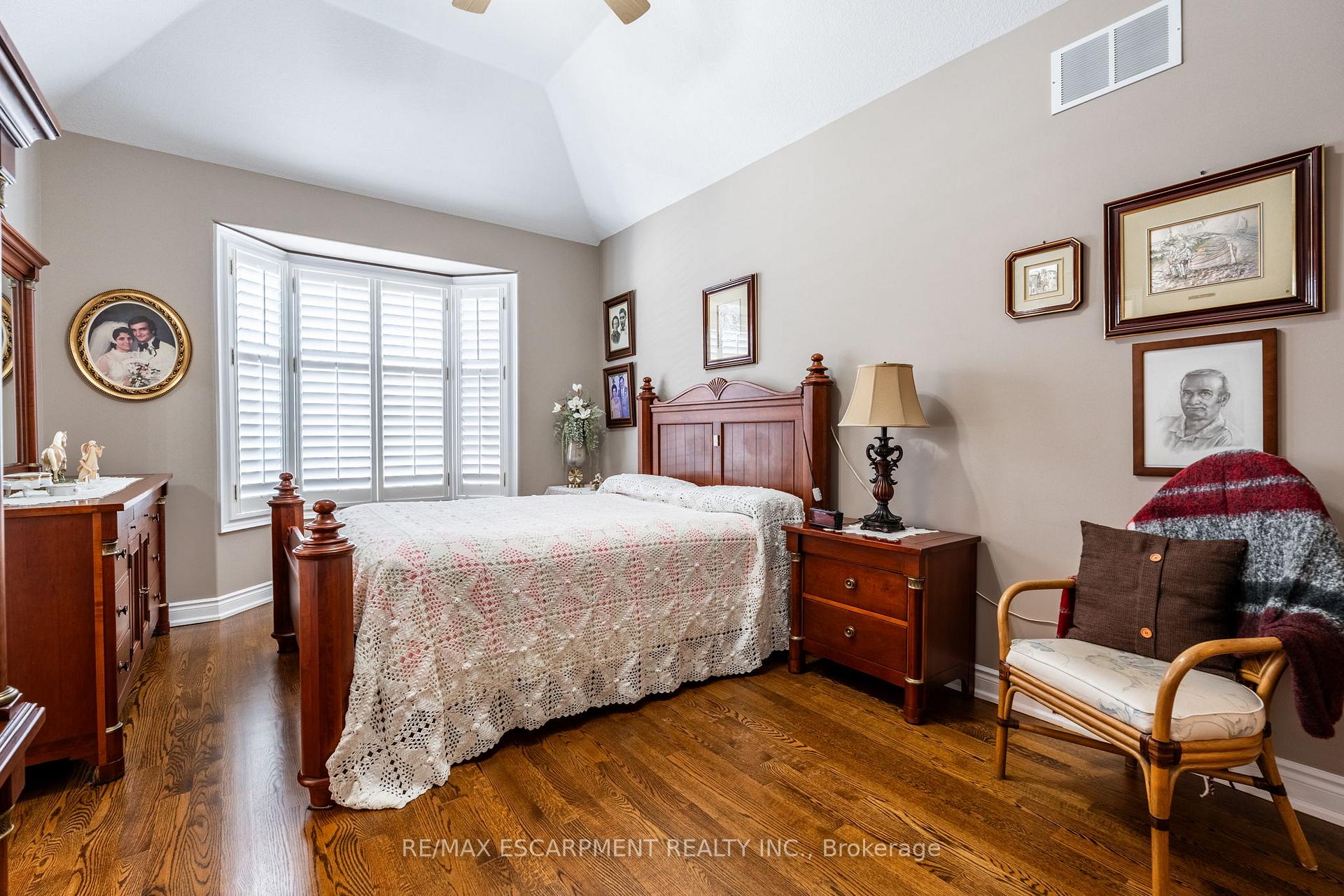 Photo 28 of 18 Bellstone Lane, Hamilton, Rural Glanbrook — HOMEH