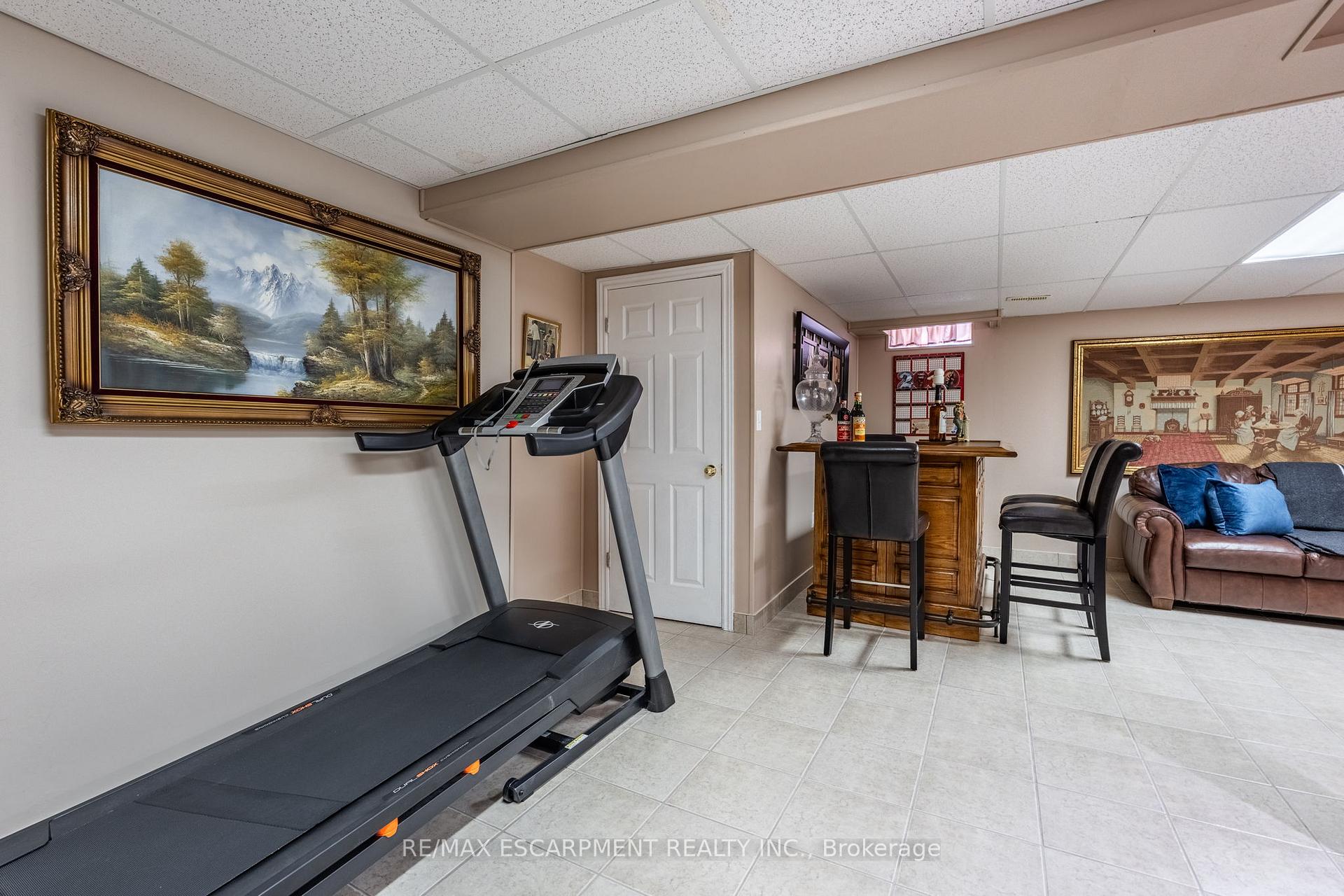 Photo 39 of 18 Bellstone Lane, Hamilton, Rural Glanbrook — HOMEH