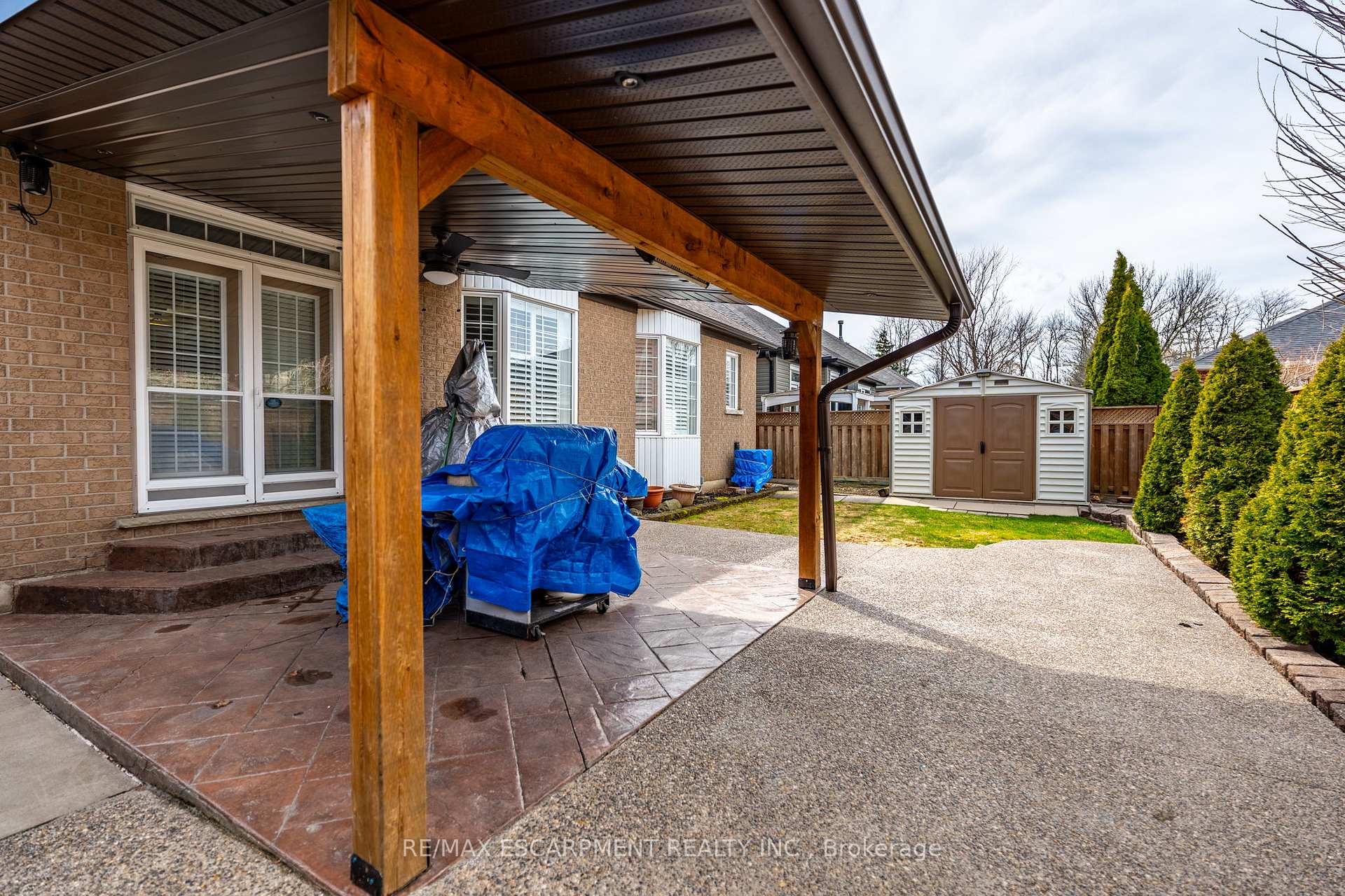 Photo 32 of 18 Bellstone Lane, Hamilton, Rural Glanbrook — HOMEH