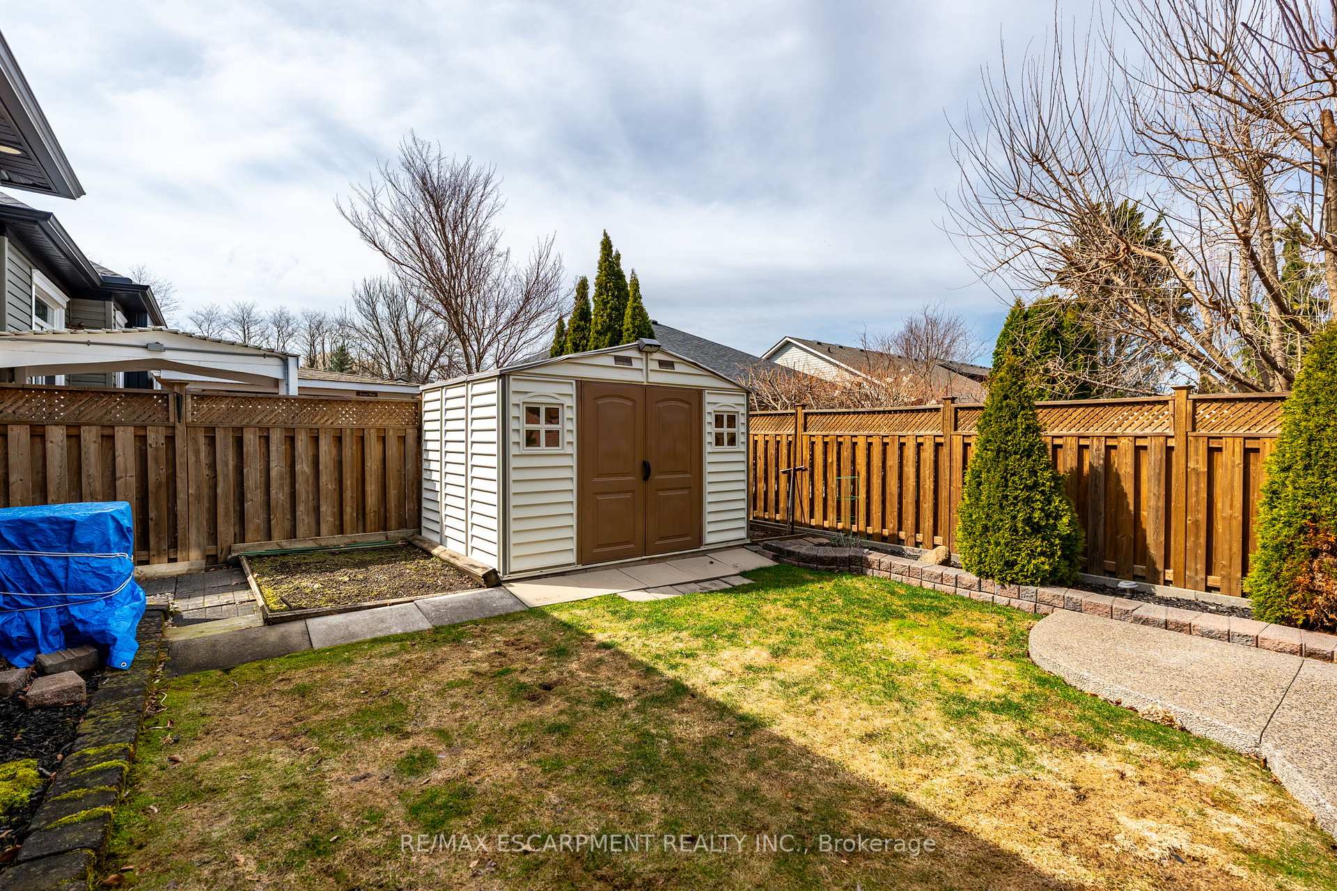 Photo 37 of 18 Bellstone Lane, Hamilton, Rural Glanbrook — HOMEH