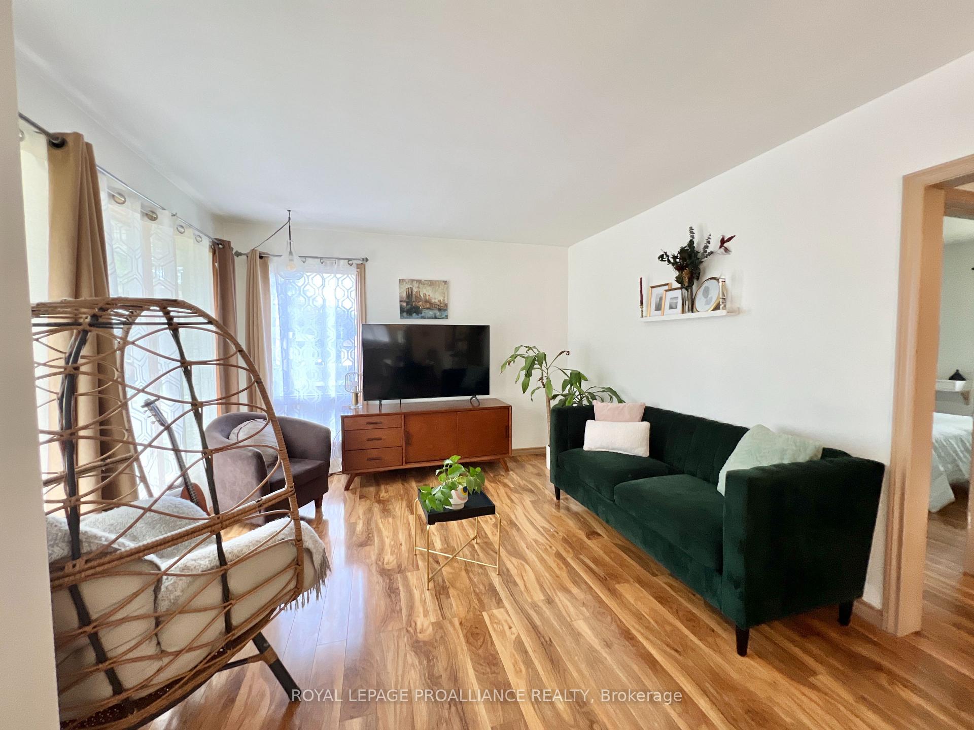 Photo 4 of 385 Dufferin Avenue, Belleville, Belleville Ward — HOMEH