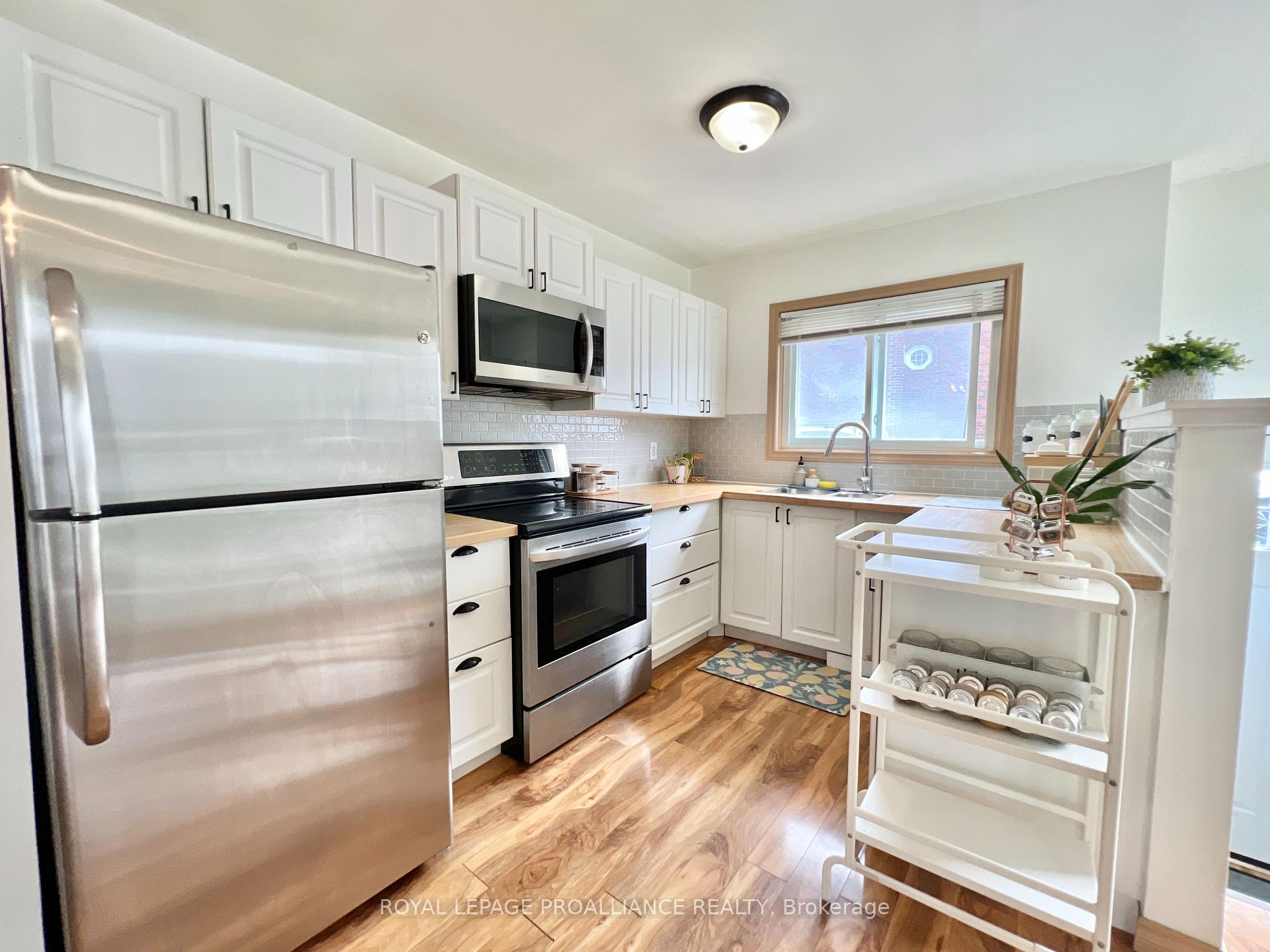 Photo 6 of 385 Dufferin Avenue, Belleville, Belleville Ward — HOMEH