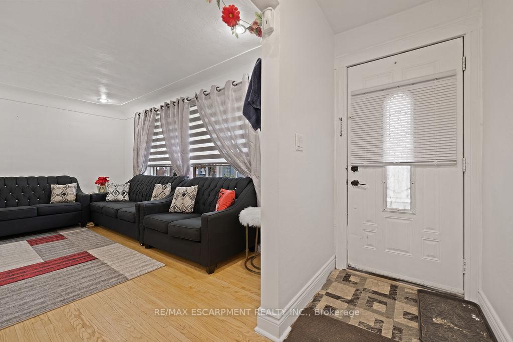 Photo 6 of 71 Montrose Avenue, Hamilton, Rosedale — HOMEH